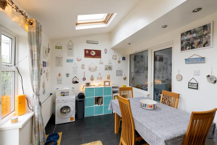 property photo 5 of 18
