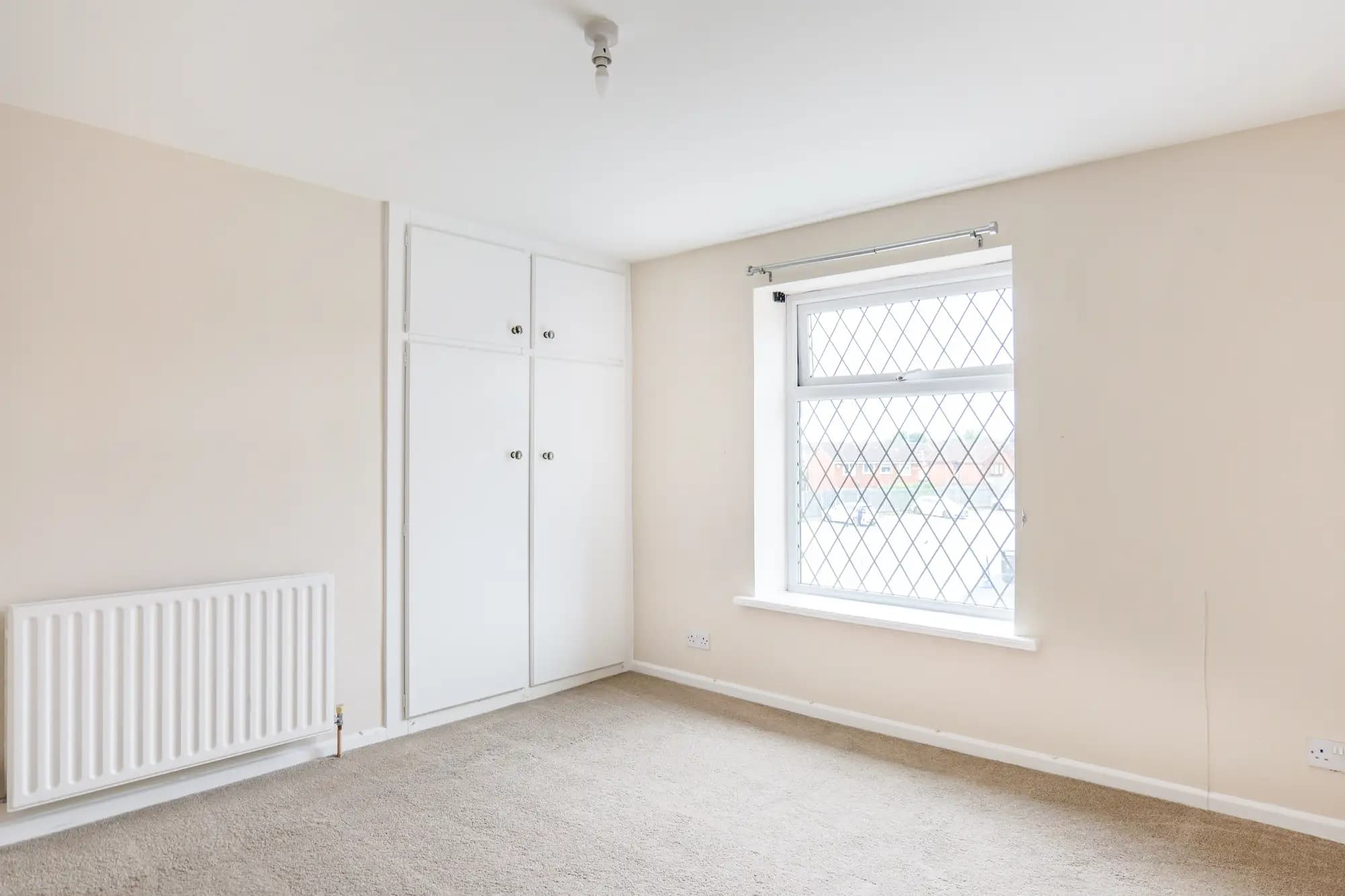 property photo 9 of 16