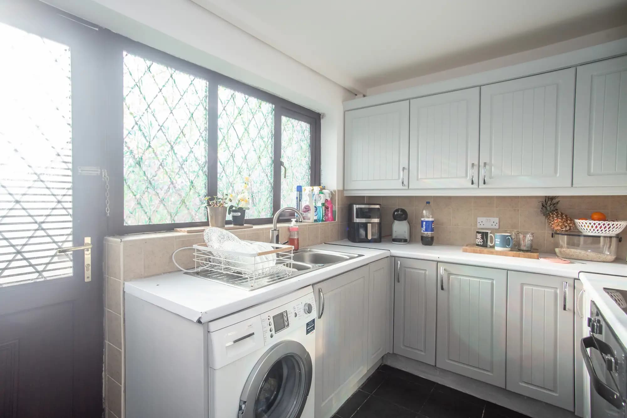 property photo 5 of 15