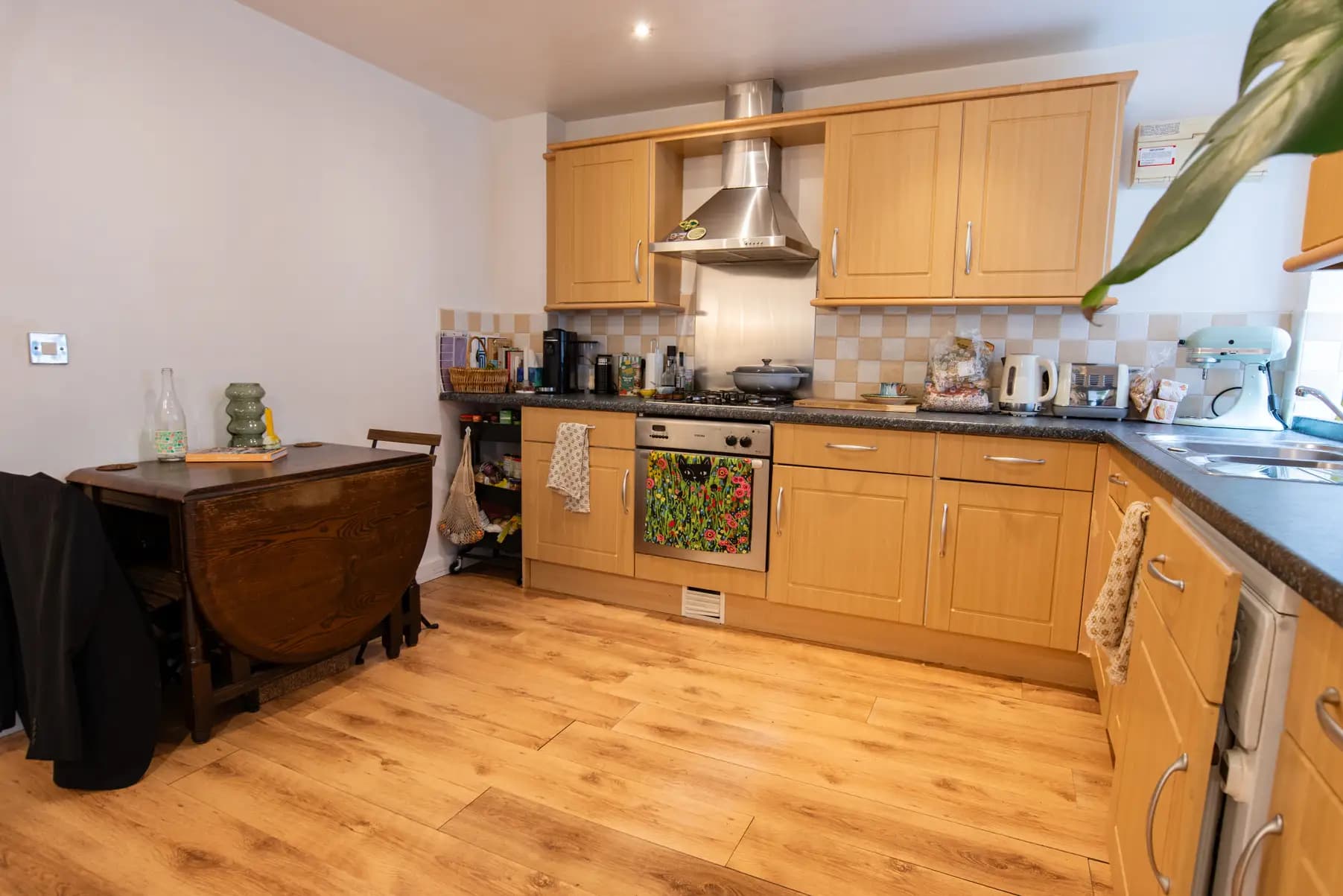property photo 6 of 13