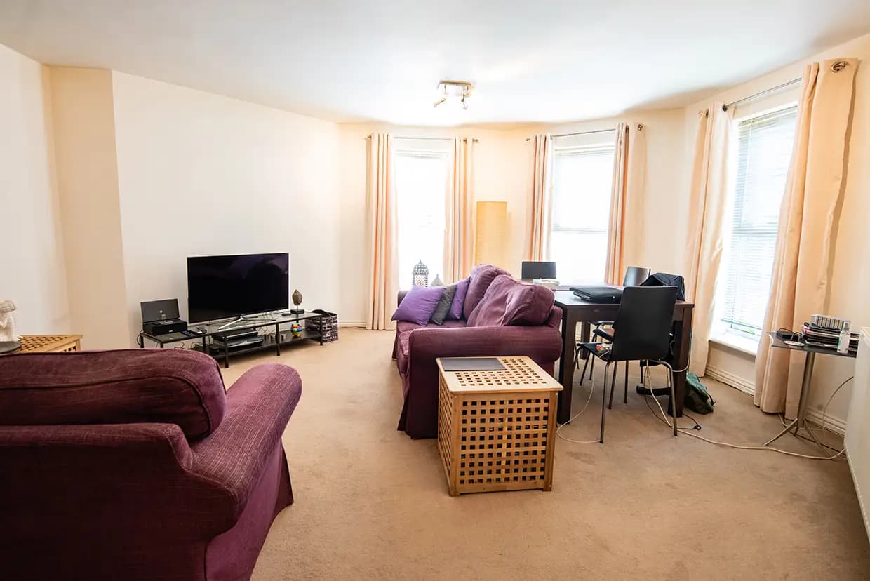 property photo 3 of 20