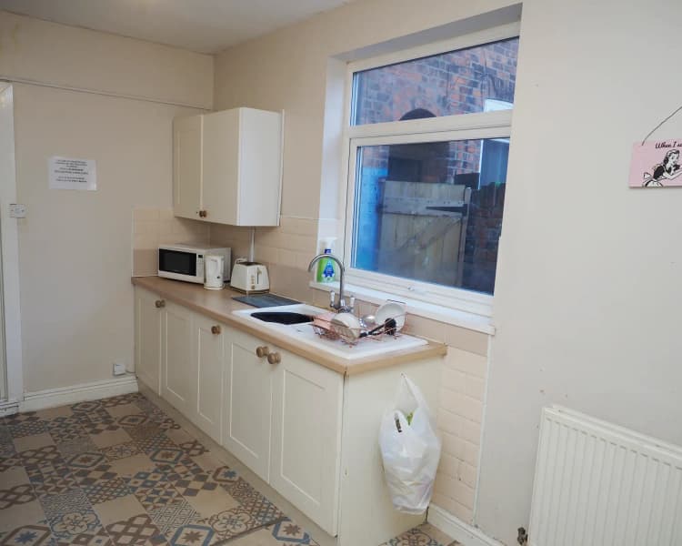 property photo 6 of 19