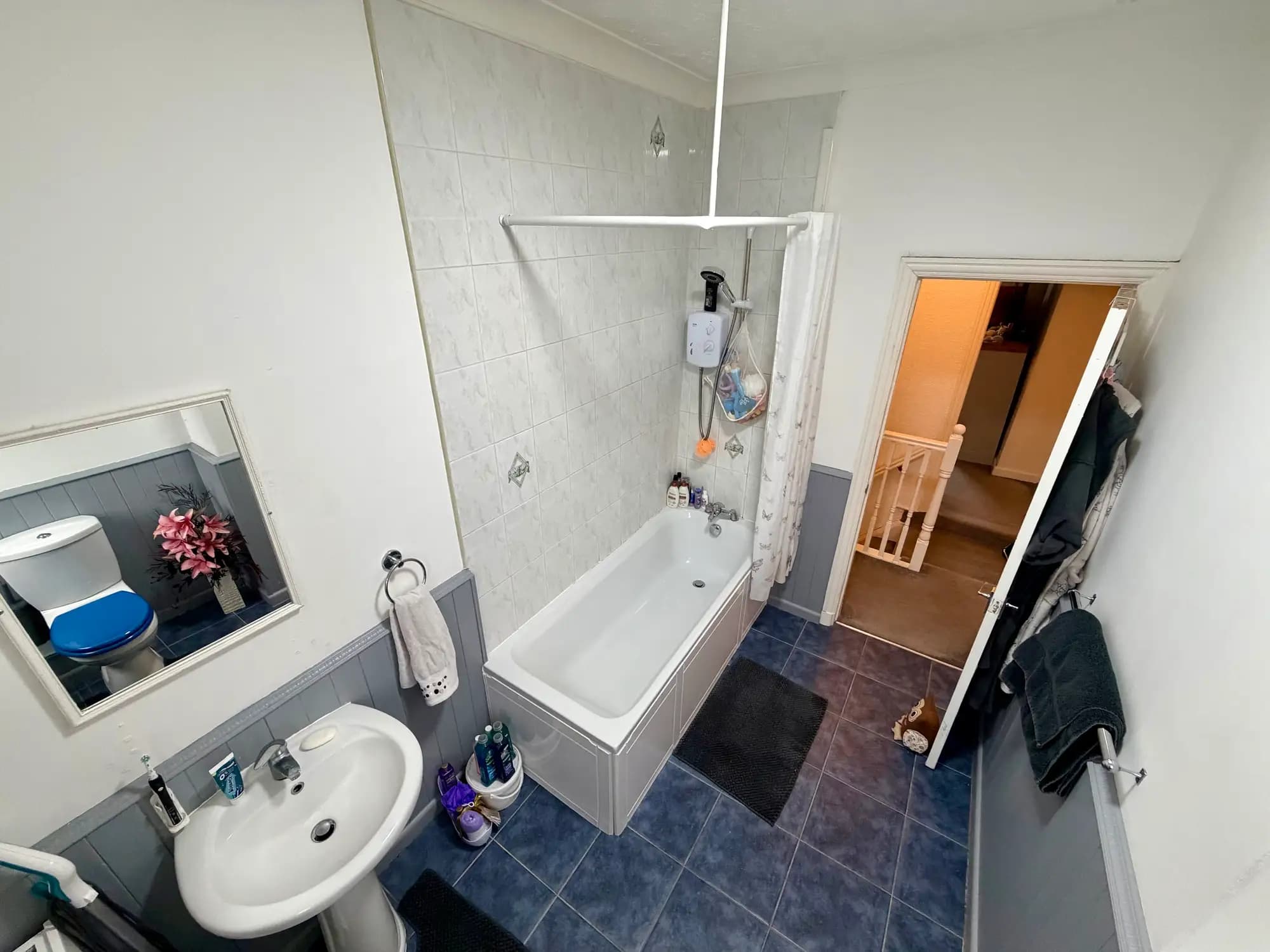 property photo 9 of 17
