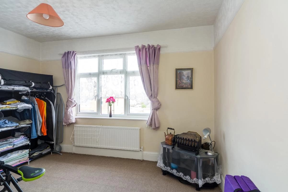 property photo 11 of 18
