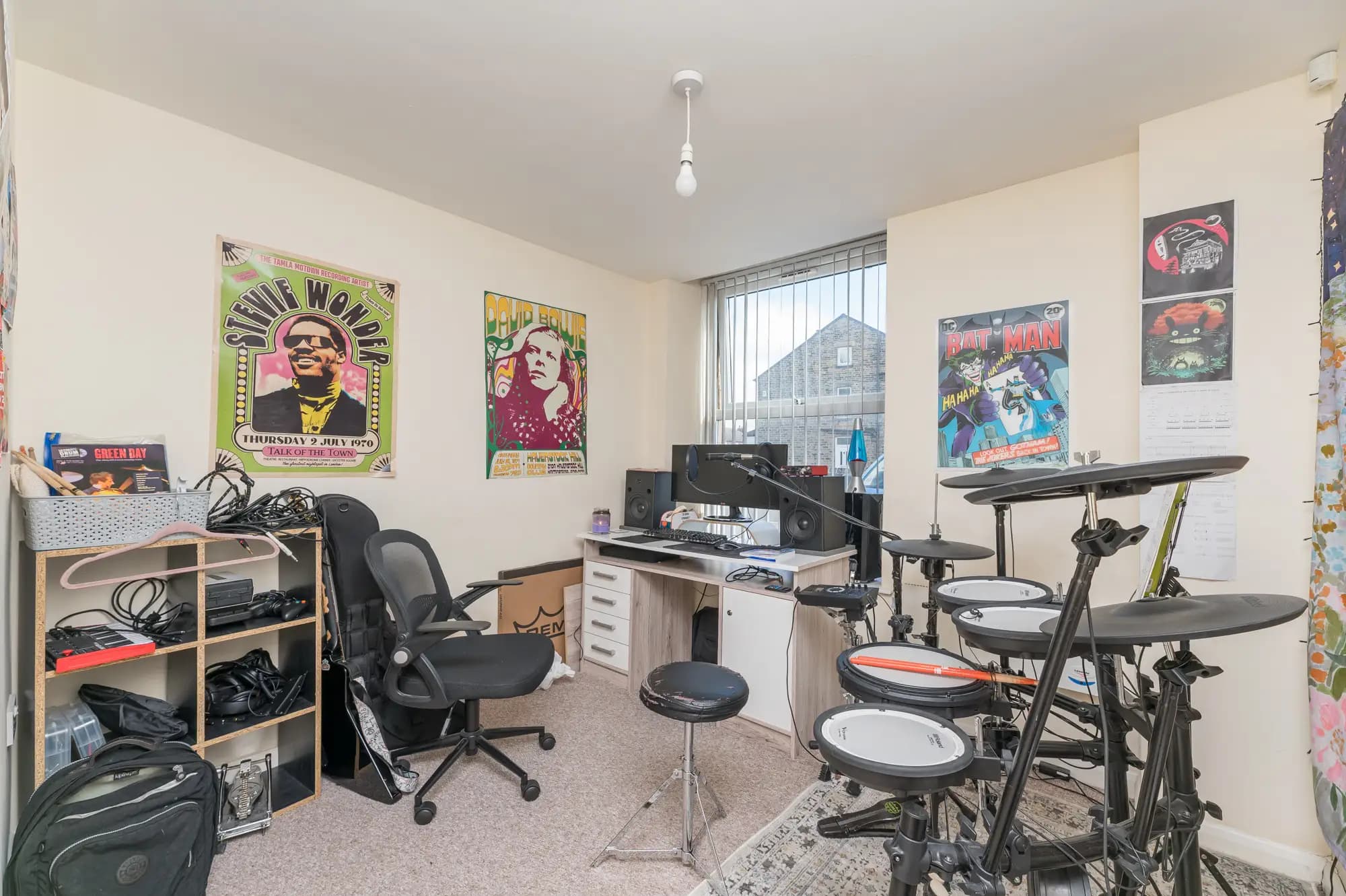 property photo 9 of 17