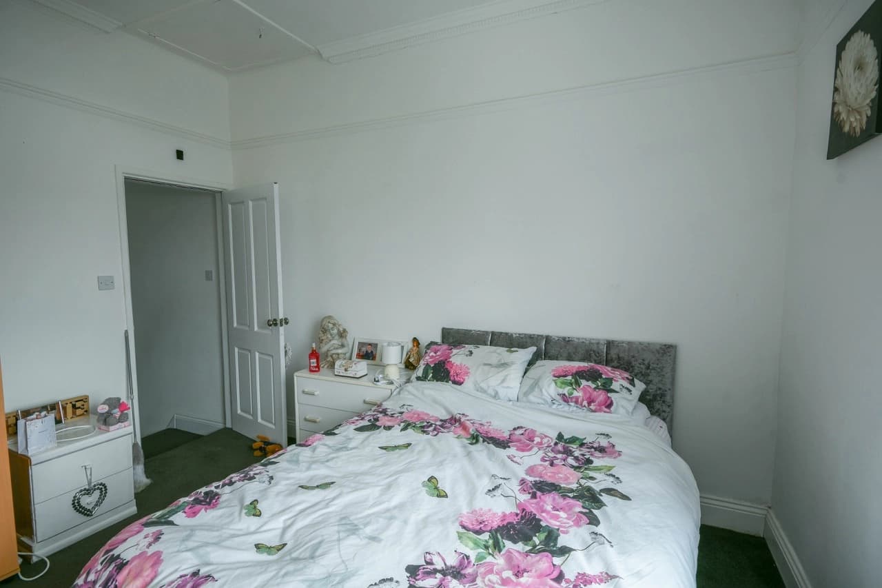 property photo 11 of 20