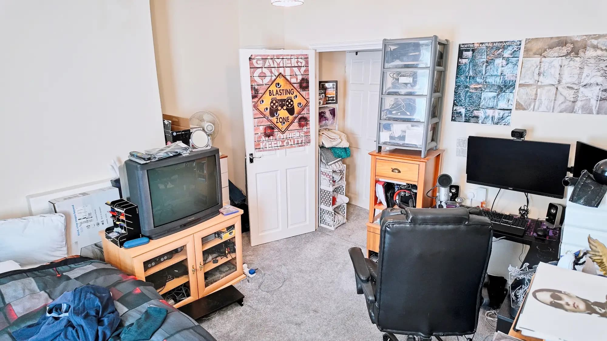 property photo 4 of 17