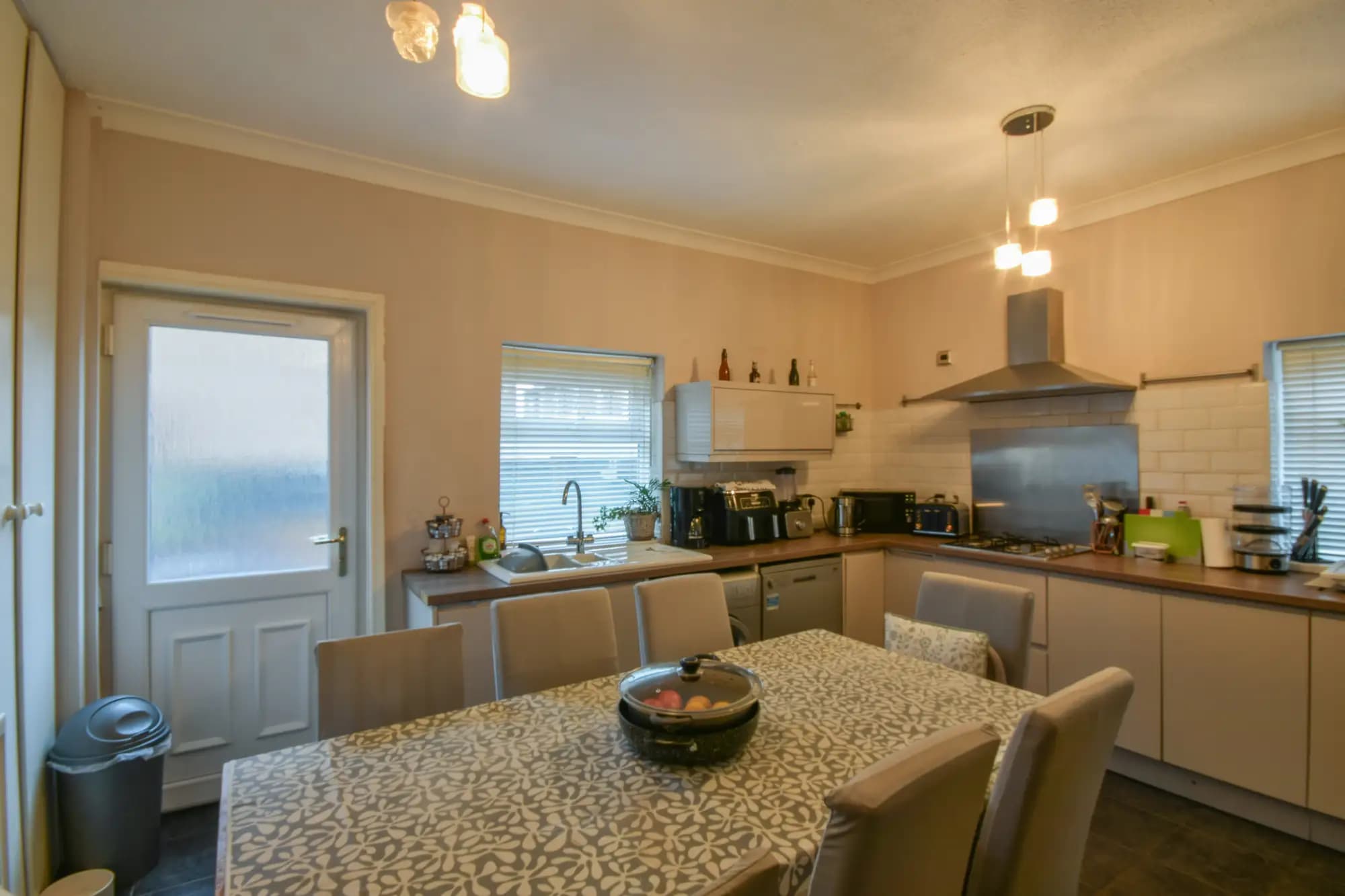 property photo 7 of 18