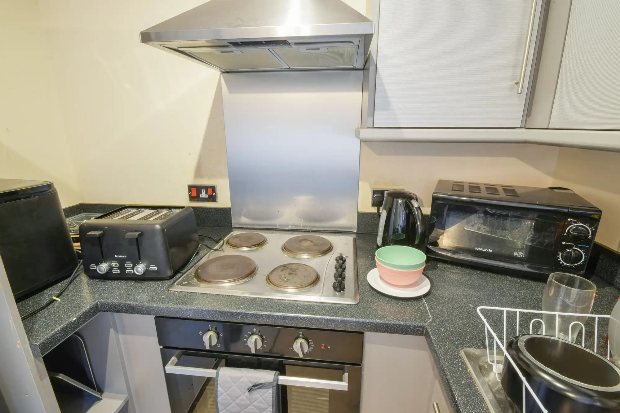 property photo 5 of 19