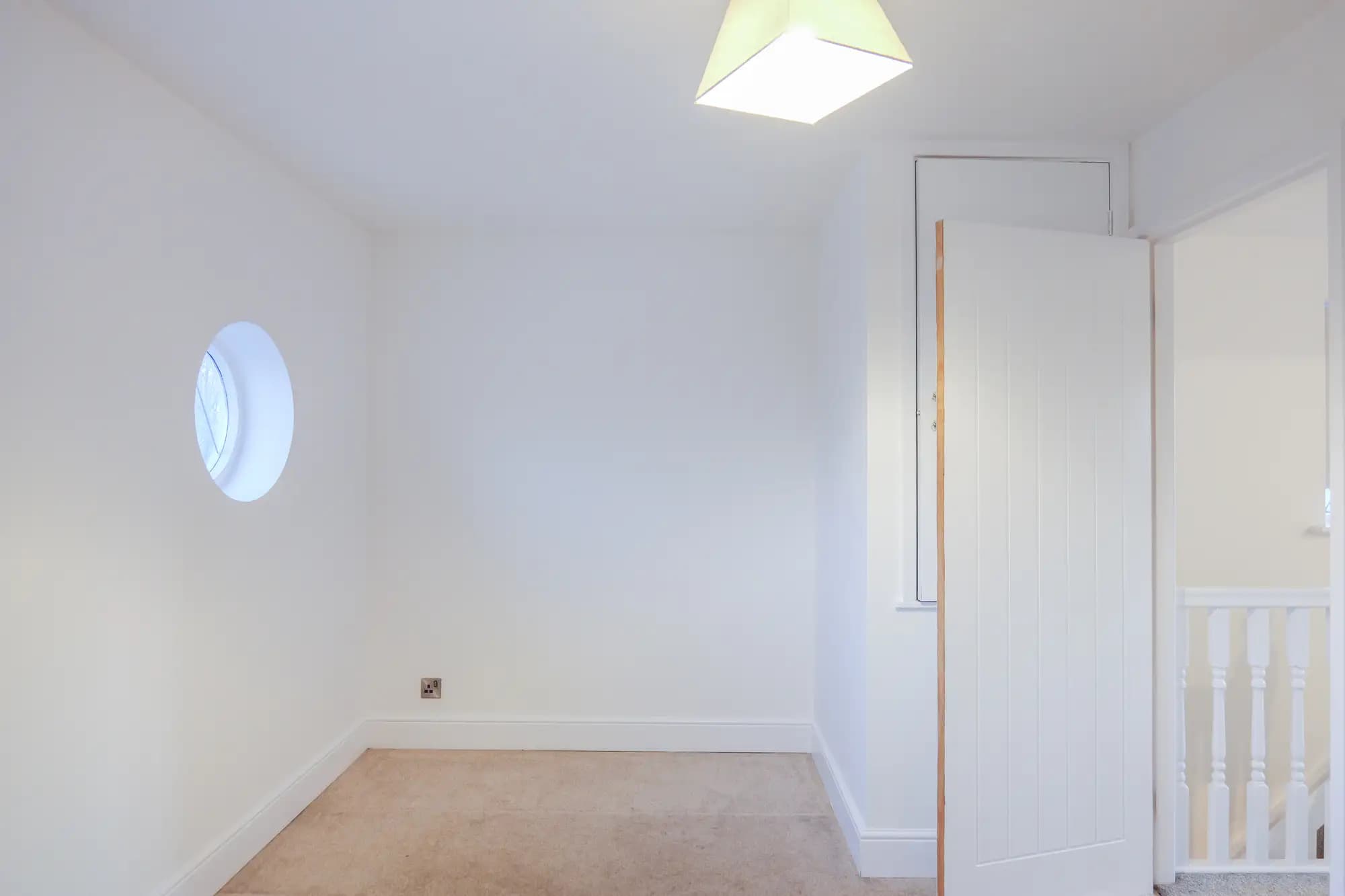 property photo 8 of 16