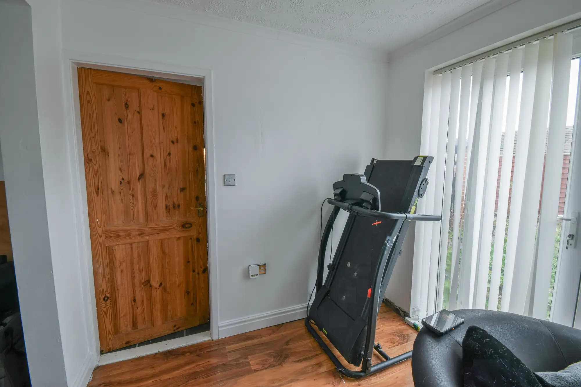 property photo 5 of 16