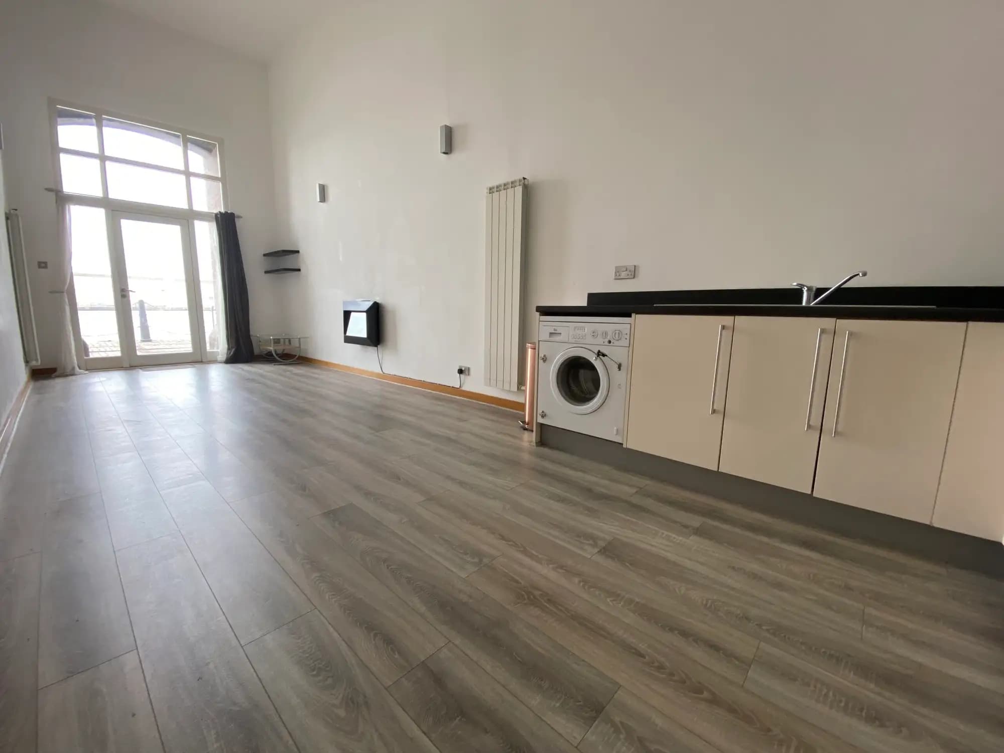 property photo 5 of 21