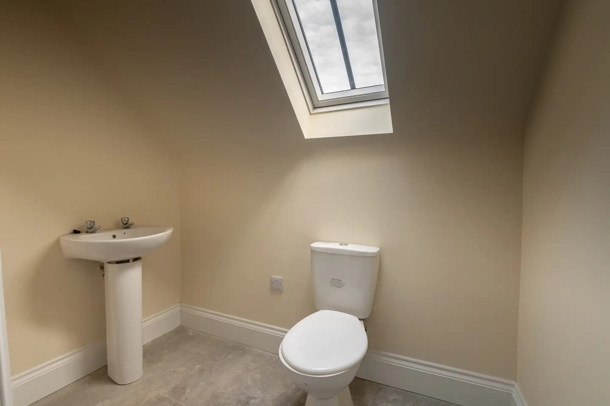 property photo 23 of 32