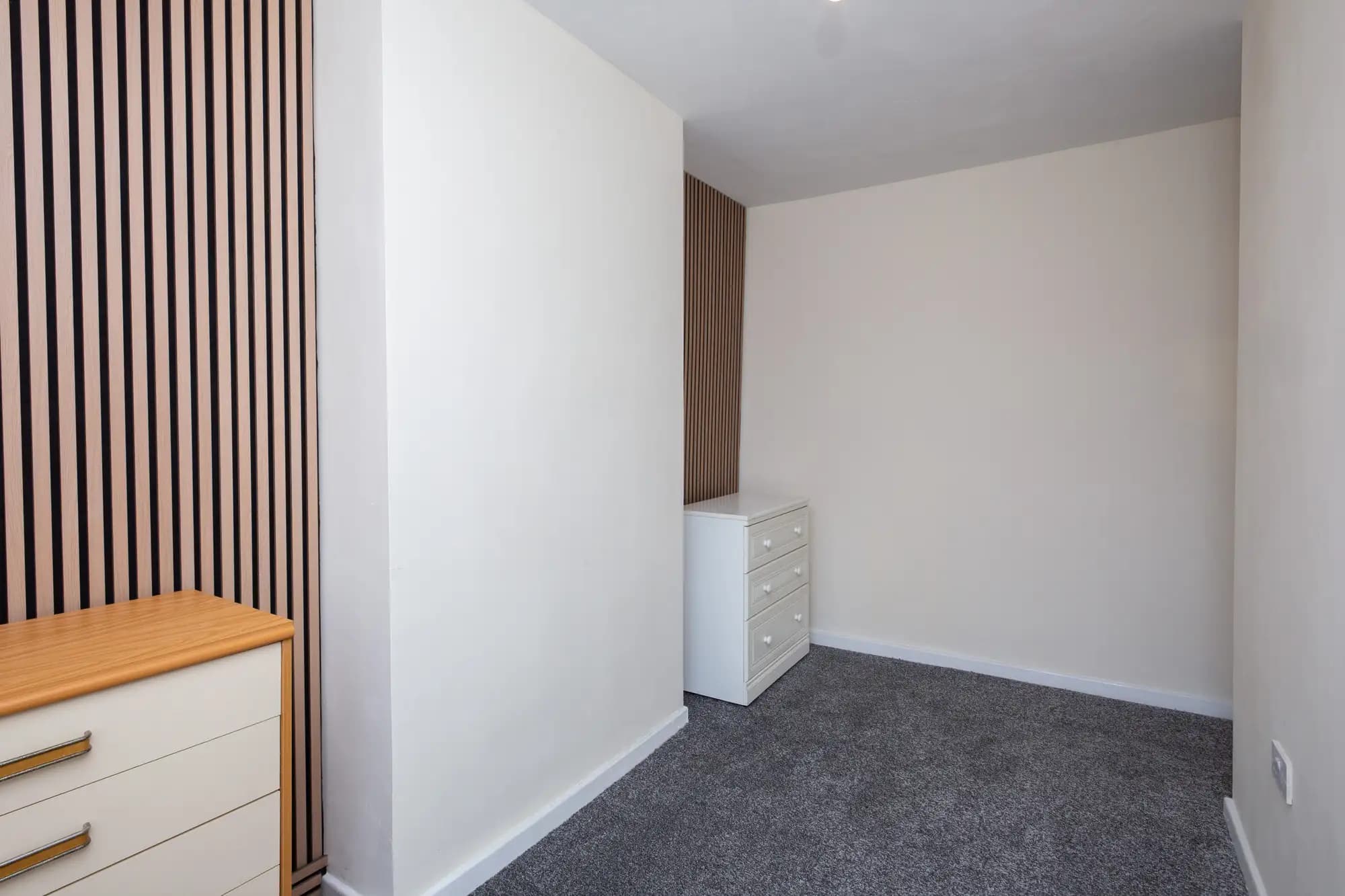 property photo 12 of 34