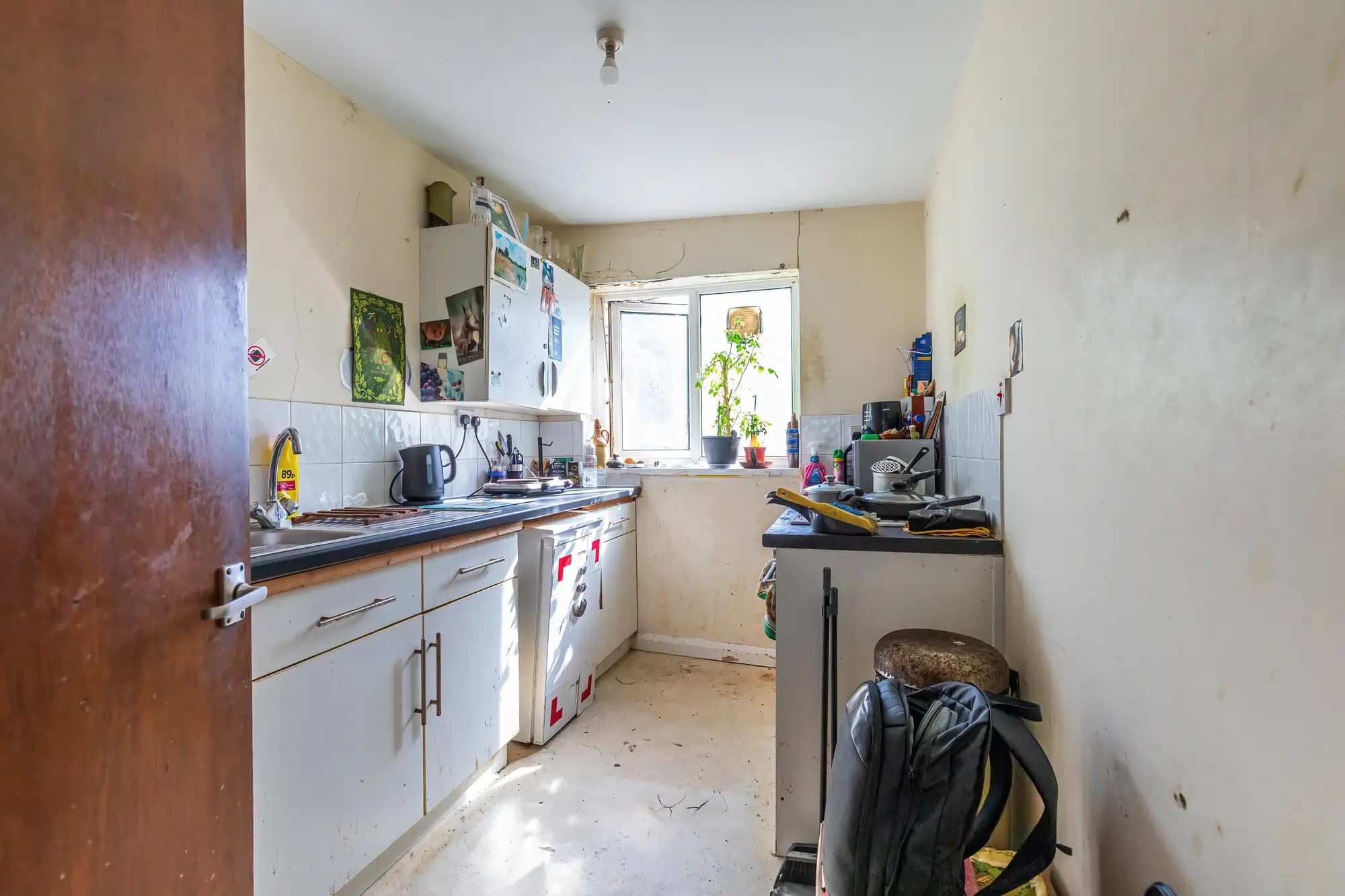 property photo 5 of 11
