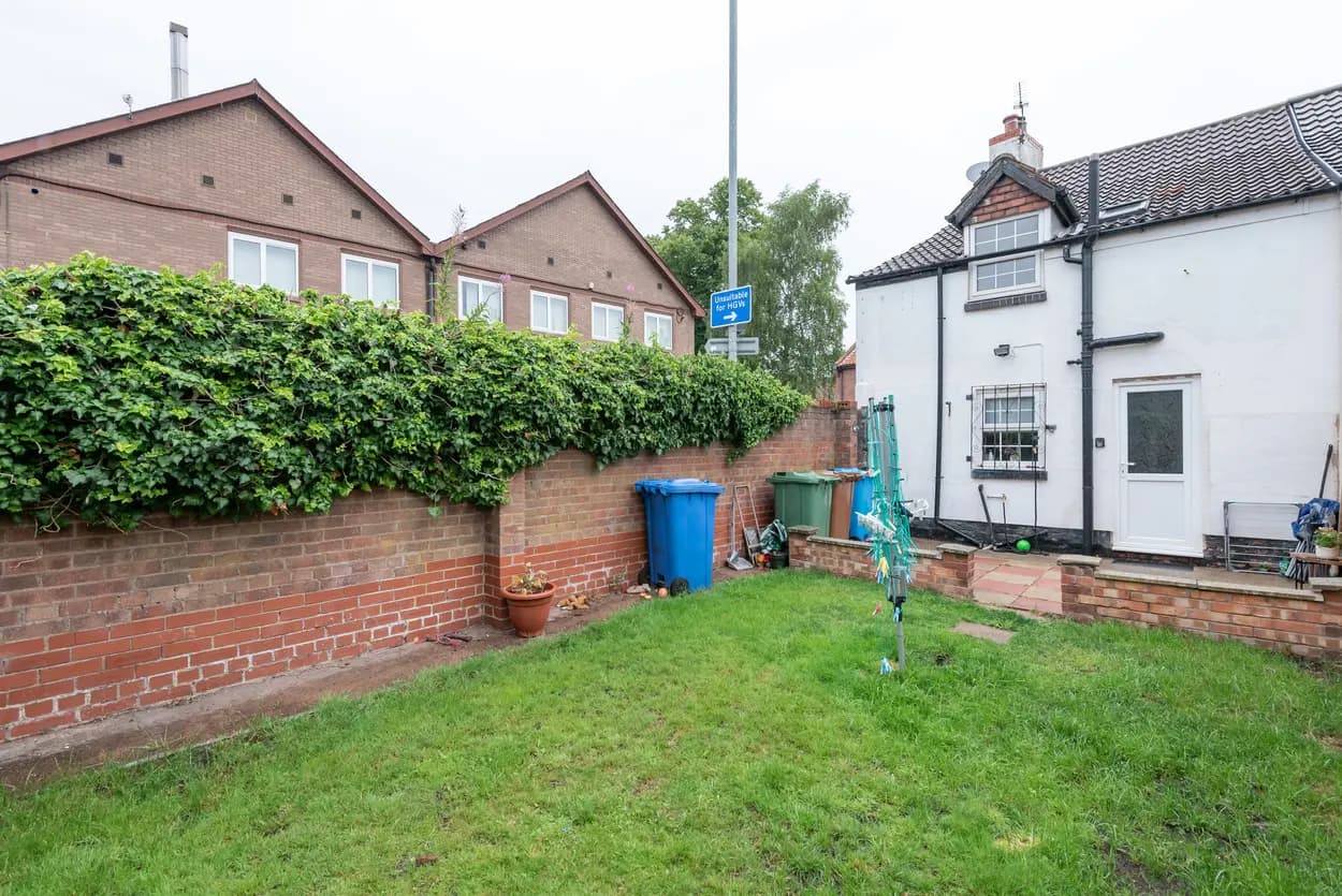 property photo 27 of 30