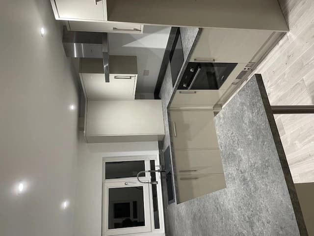 property photo 4 of 14