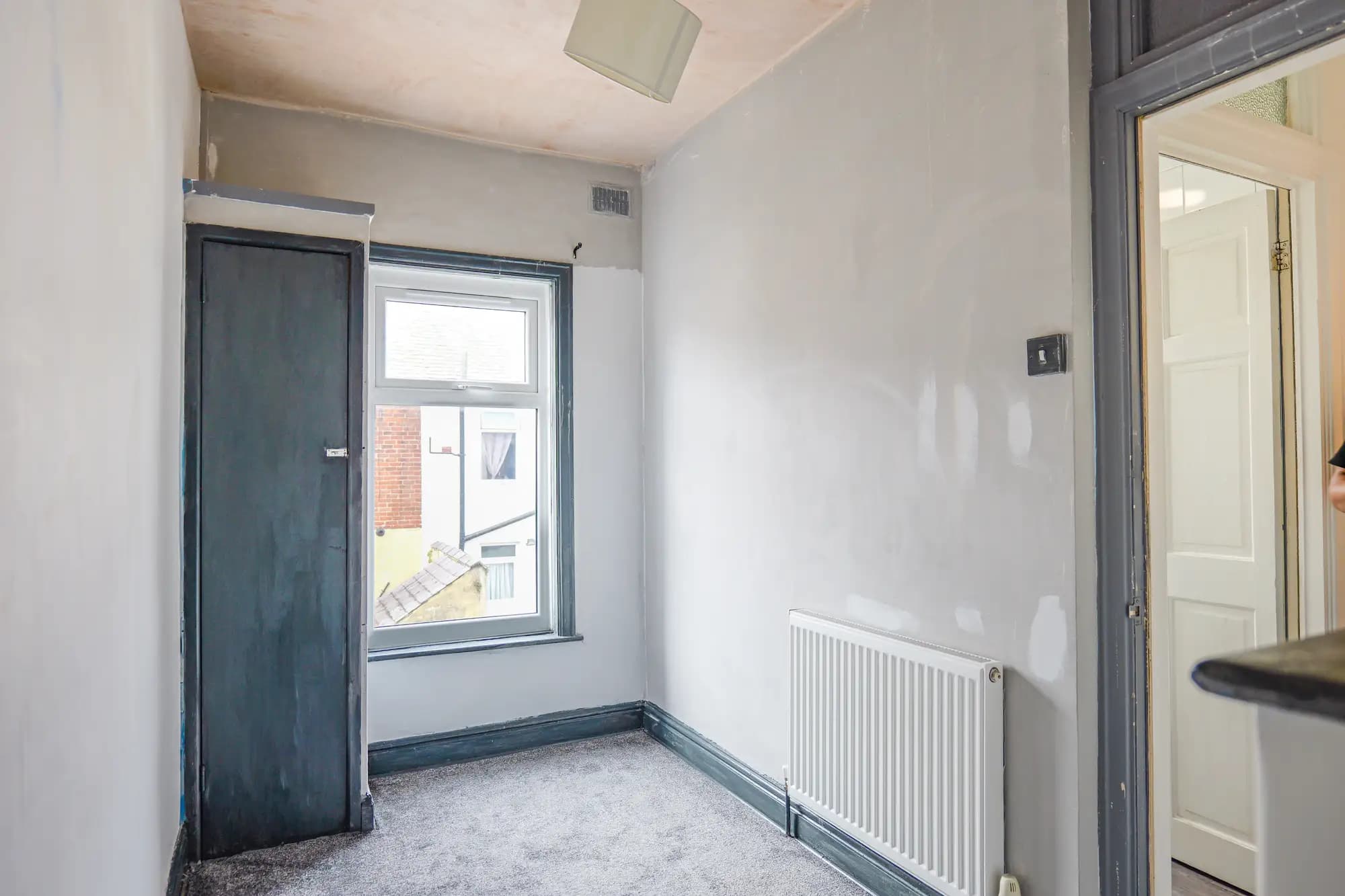 property photo 11 of 18