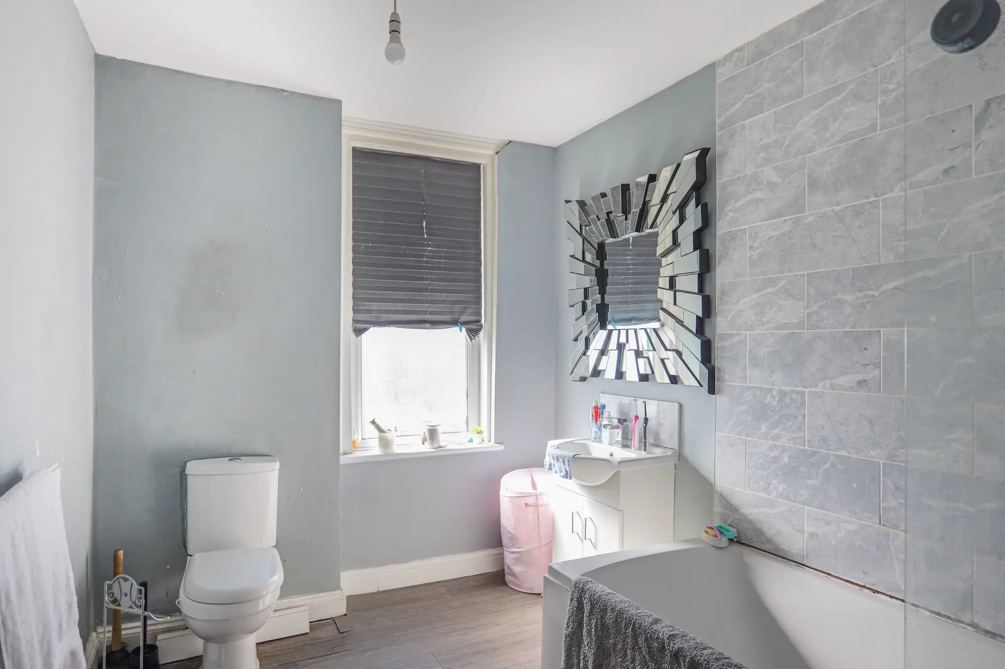 property photo 13 of 25