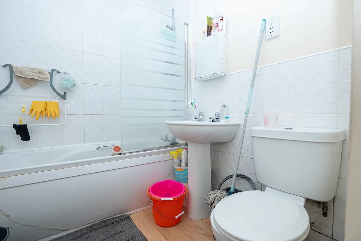 property photo 9 of 23