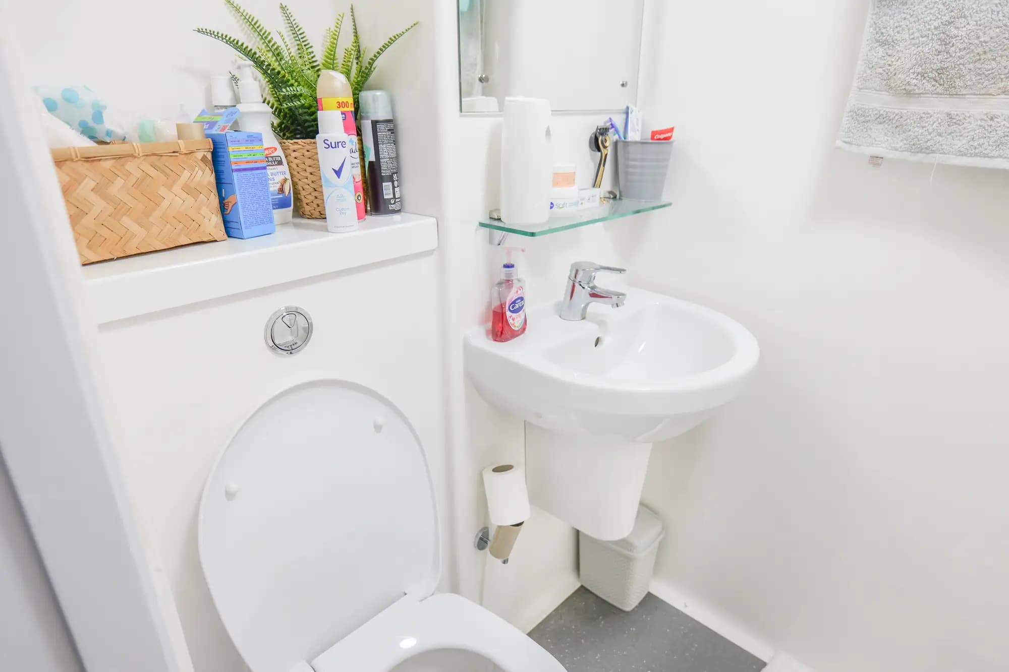 property photo 5 of 9