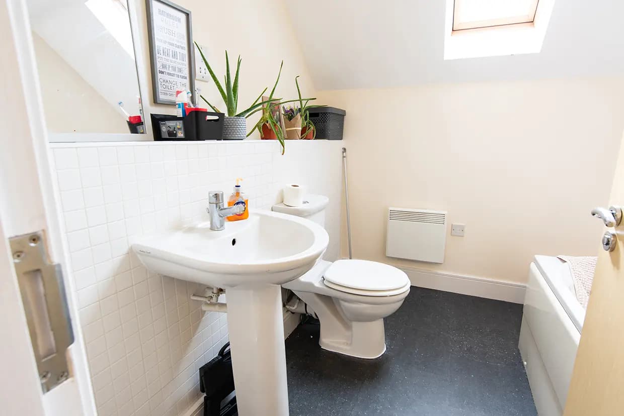 property photo 8 of 24