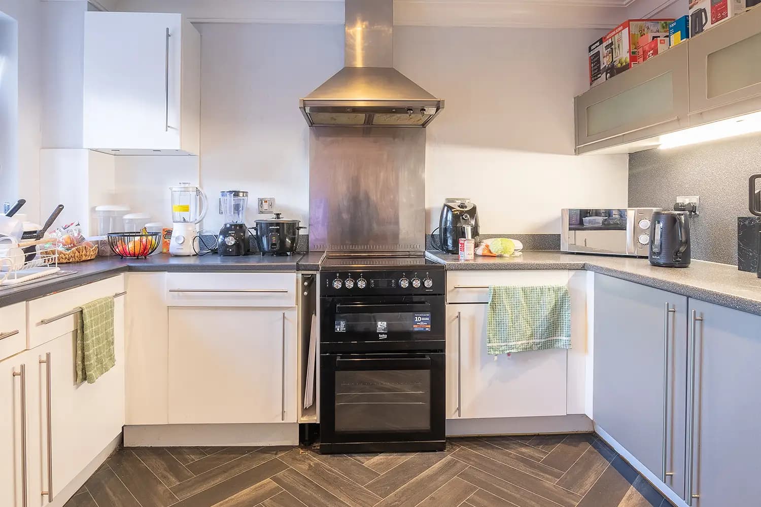 property photo 6 of 28