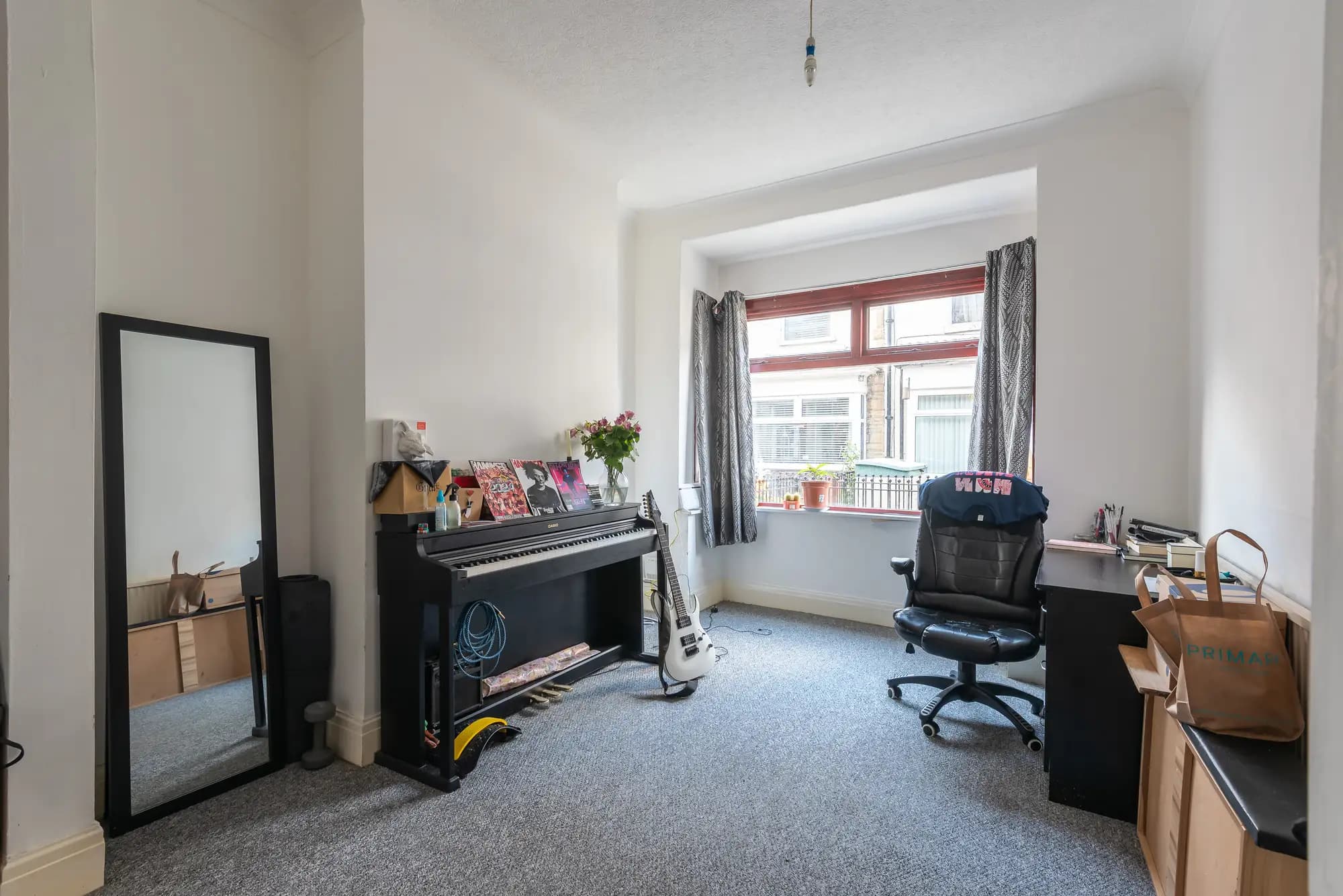 property photo 3 of 25