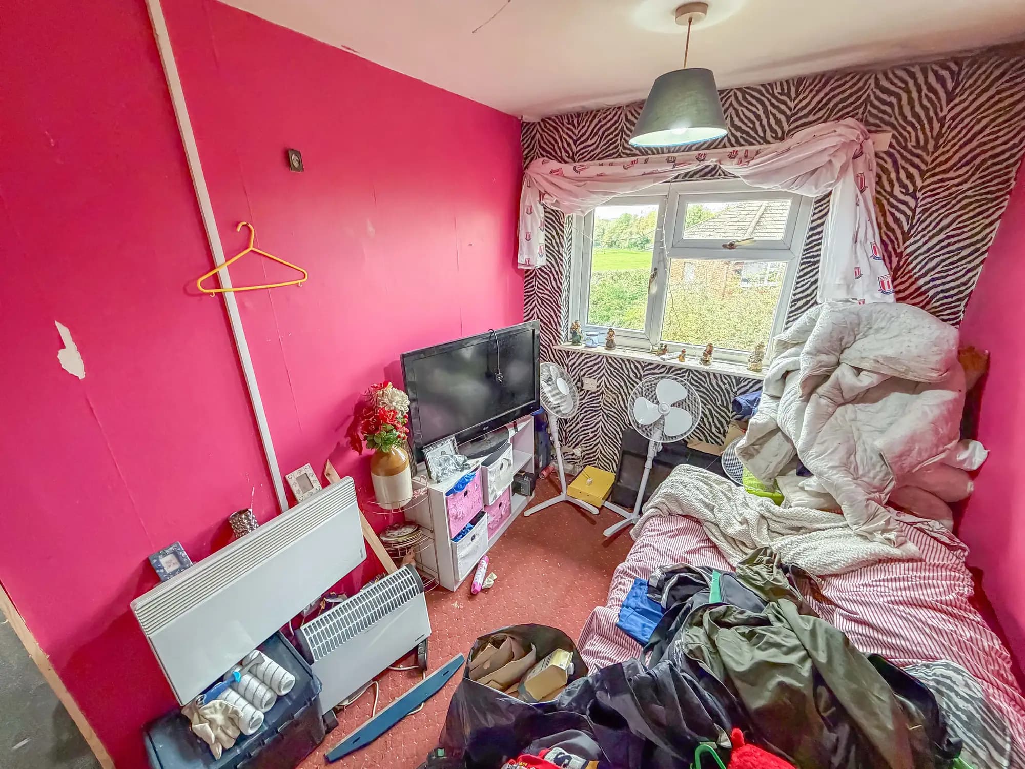 property photo 11 of 17