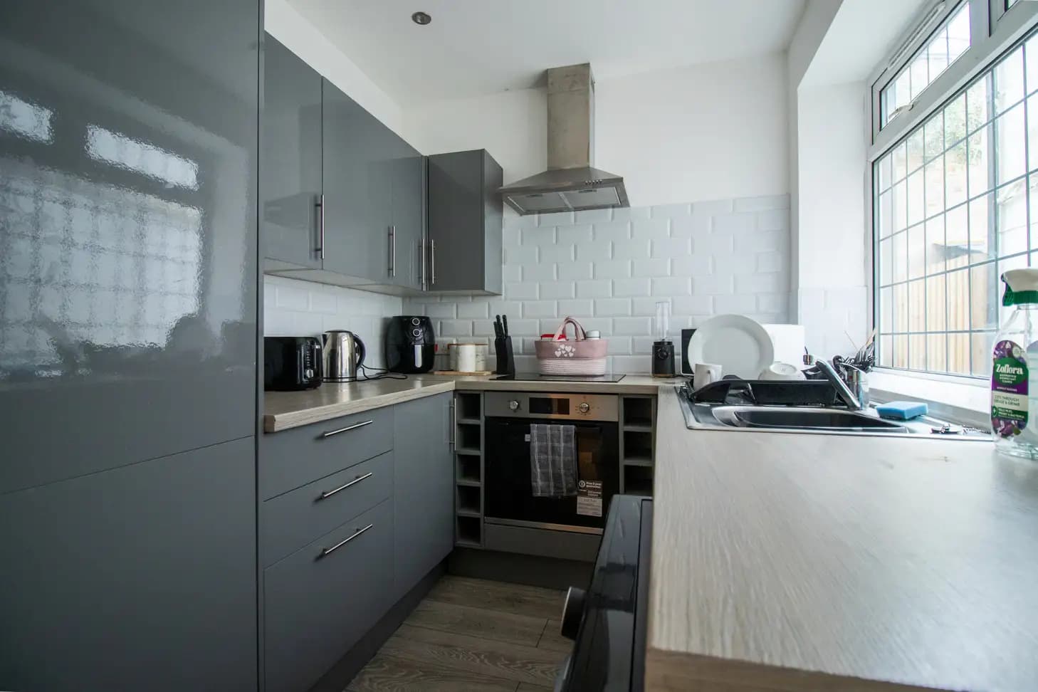 property photo 5 of 14