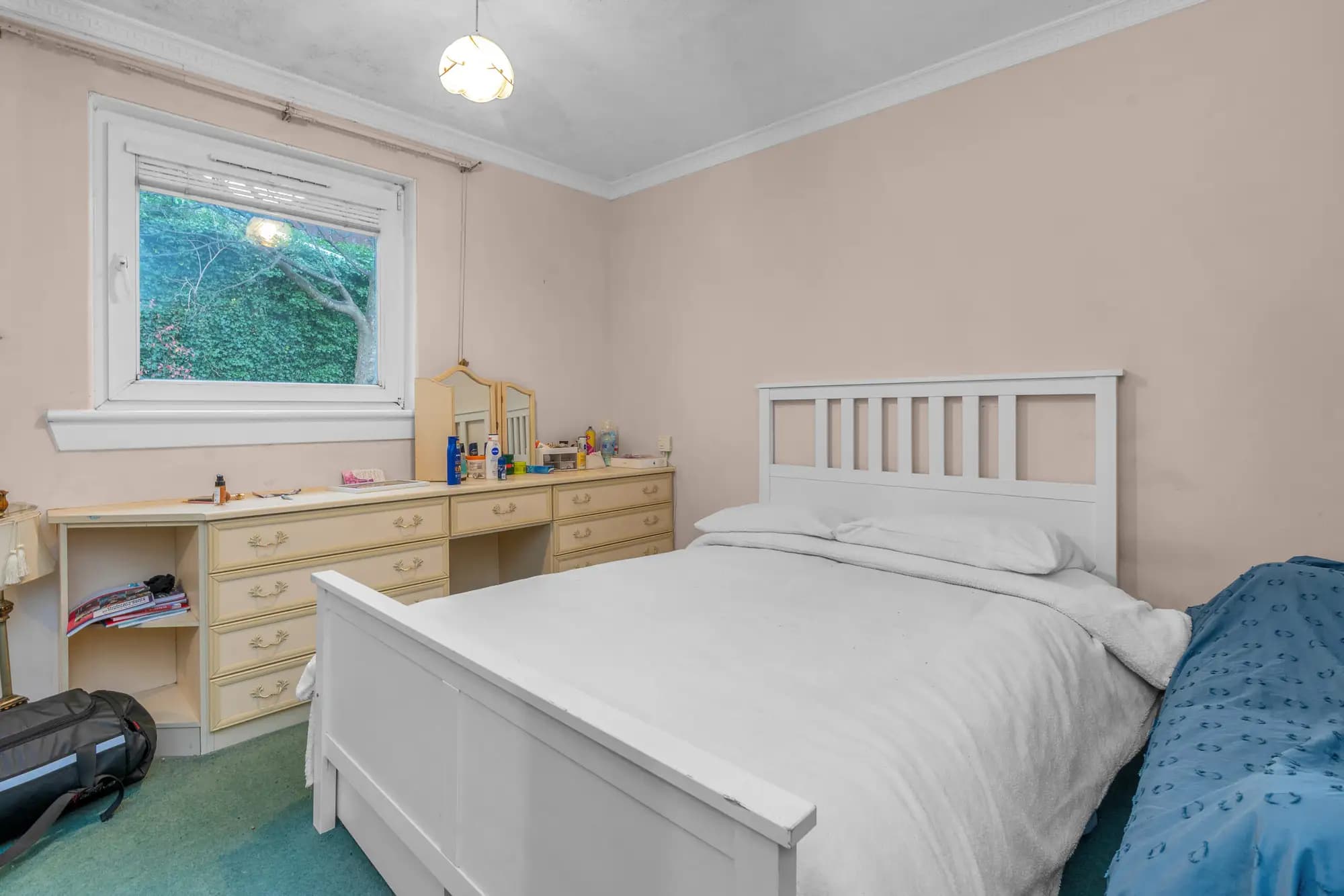 property photo 11 of 17
