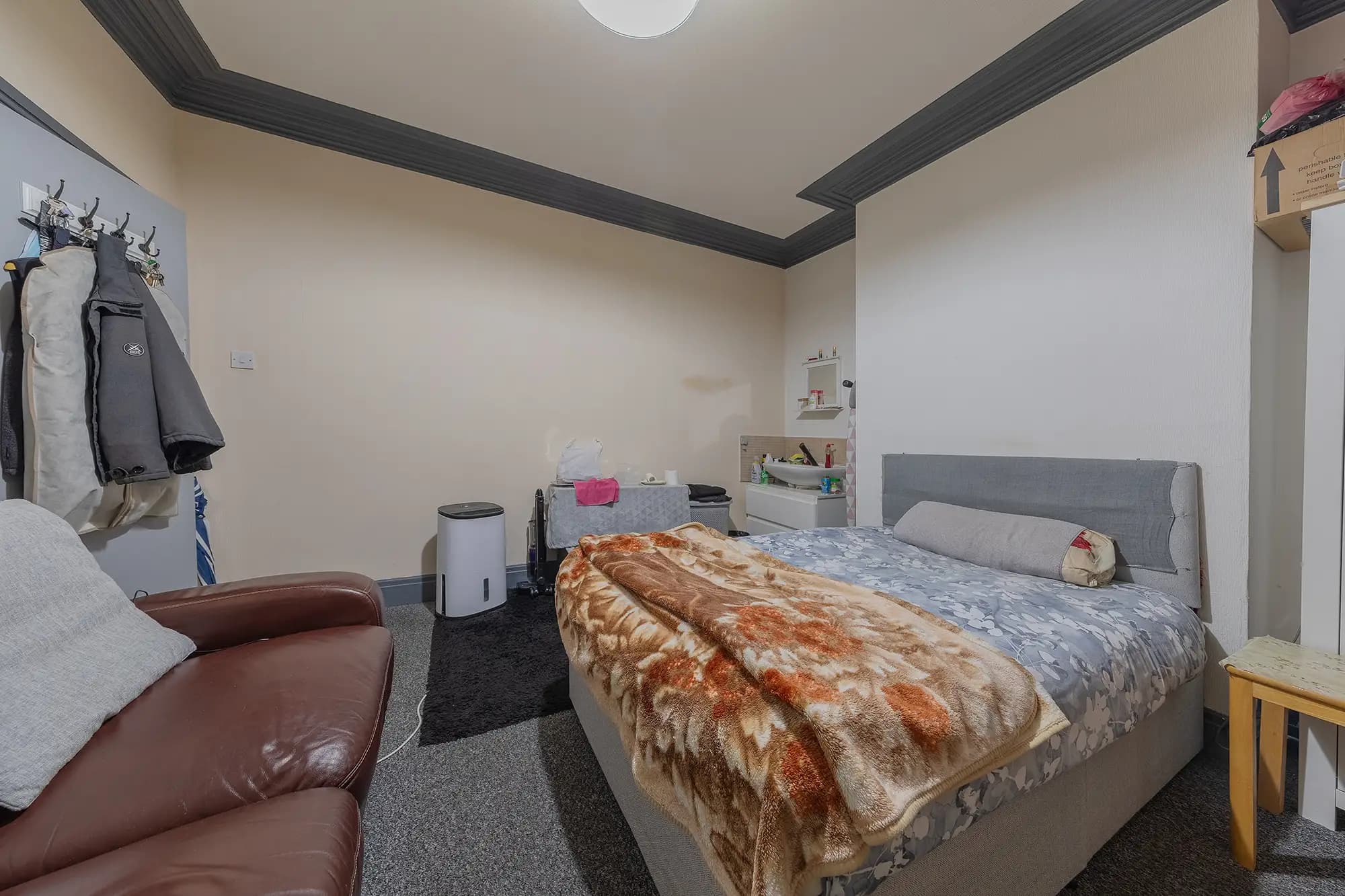 property photo 20 of 38