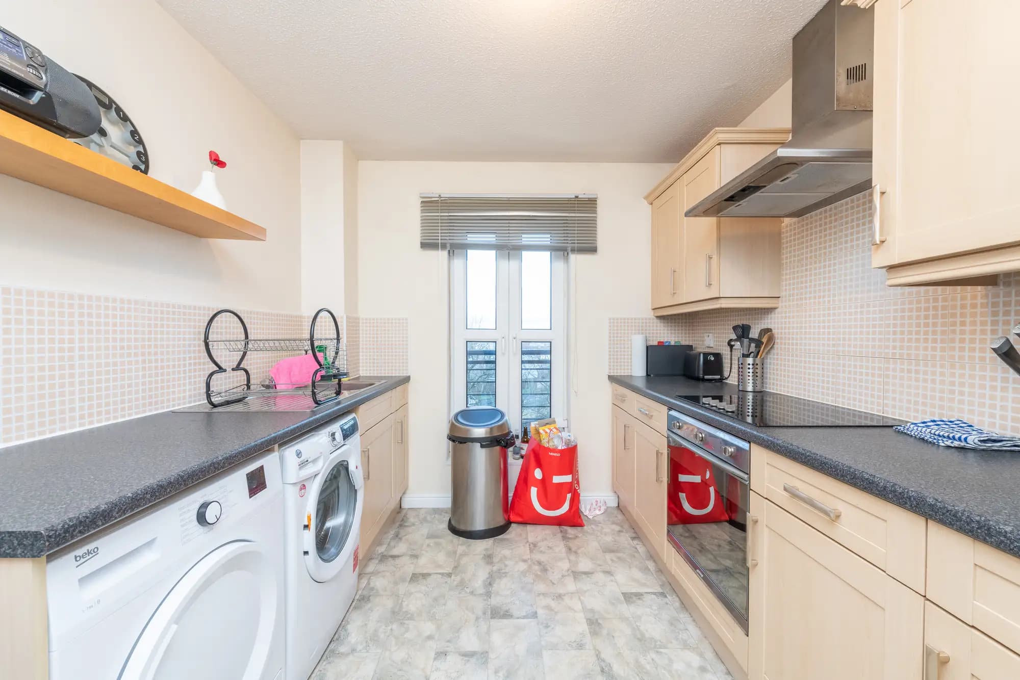 property photo 7 of 32