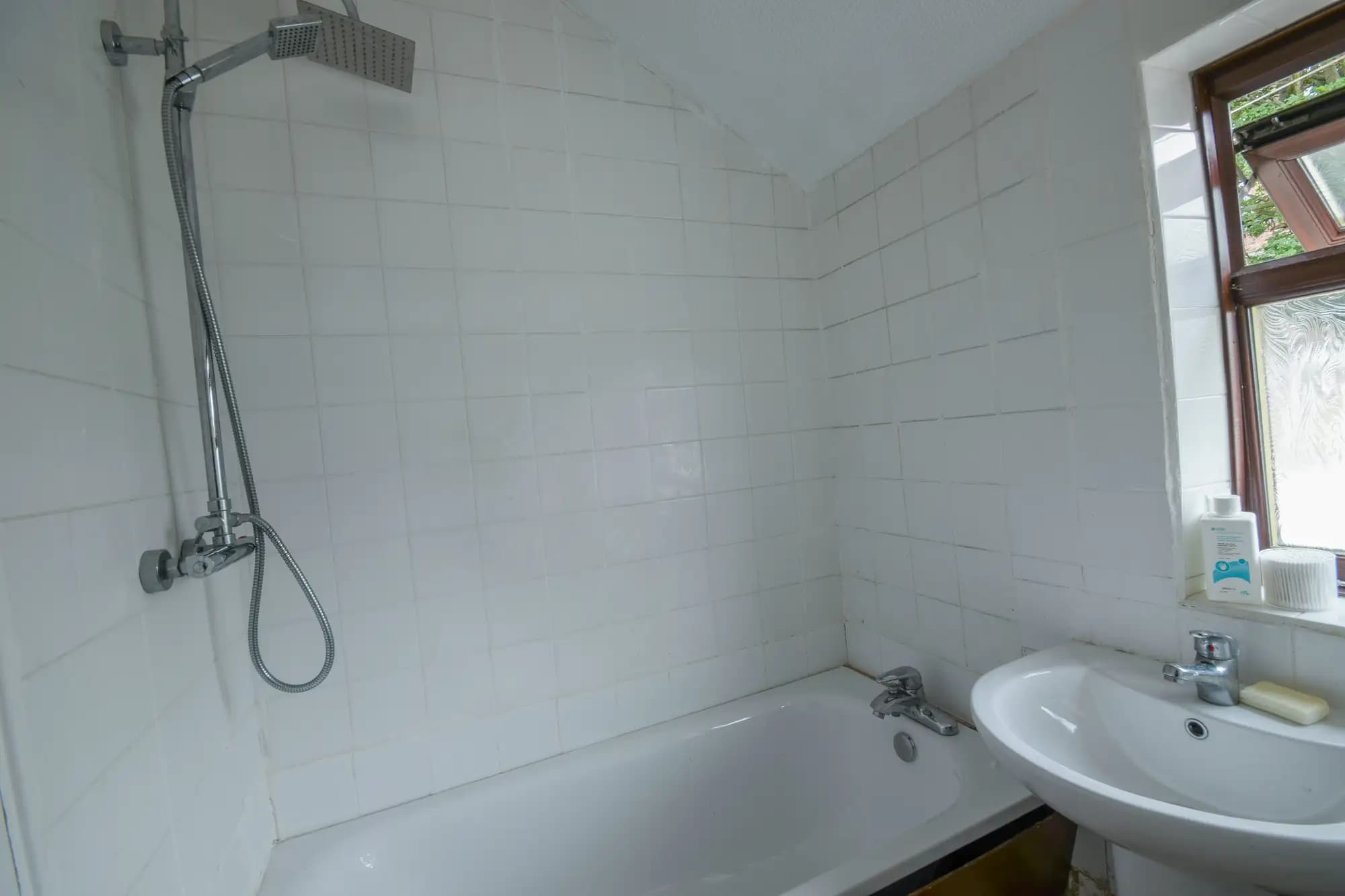 property photo 6 of 16