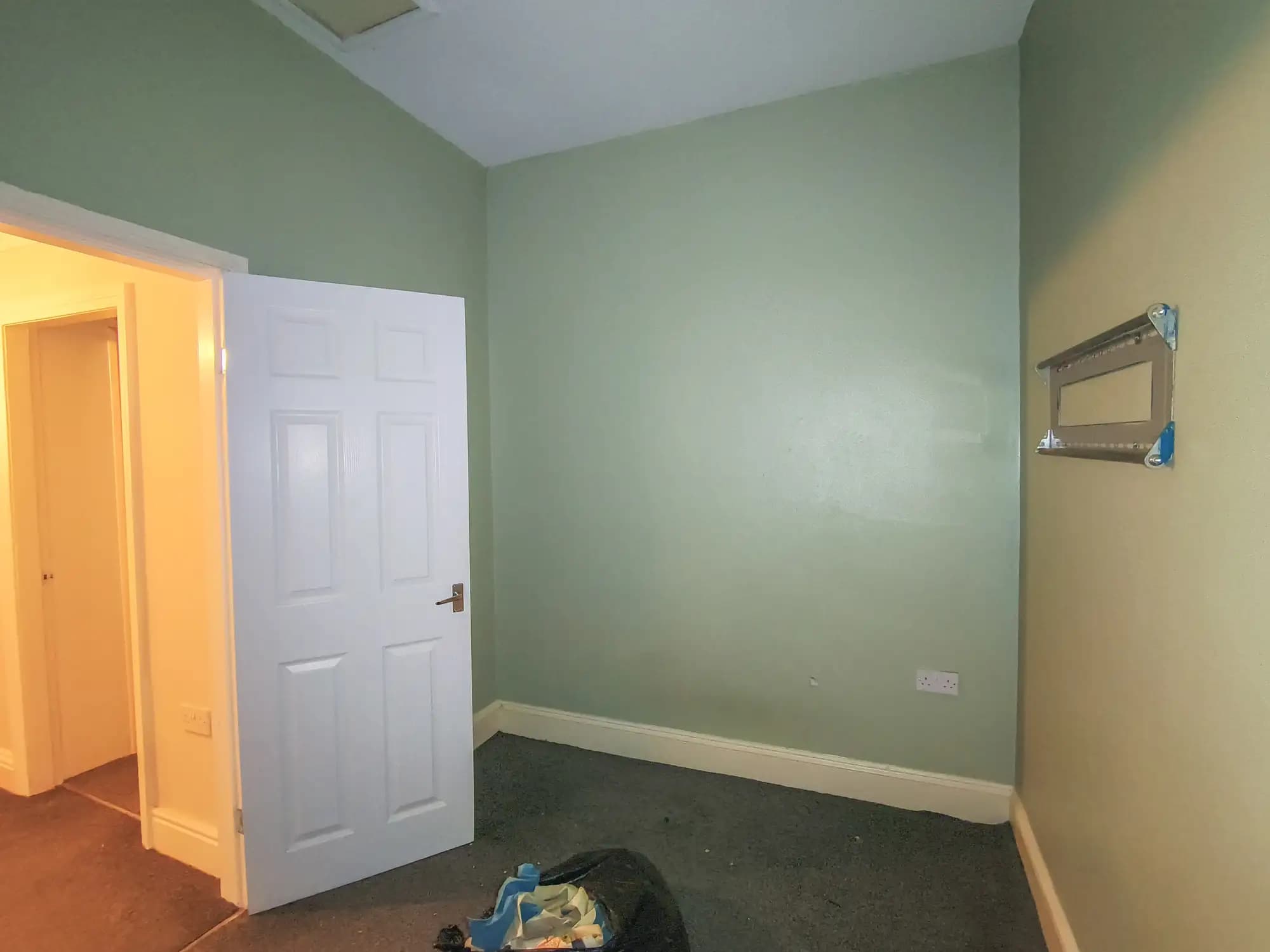 property photo 8 of 11