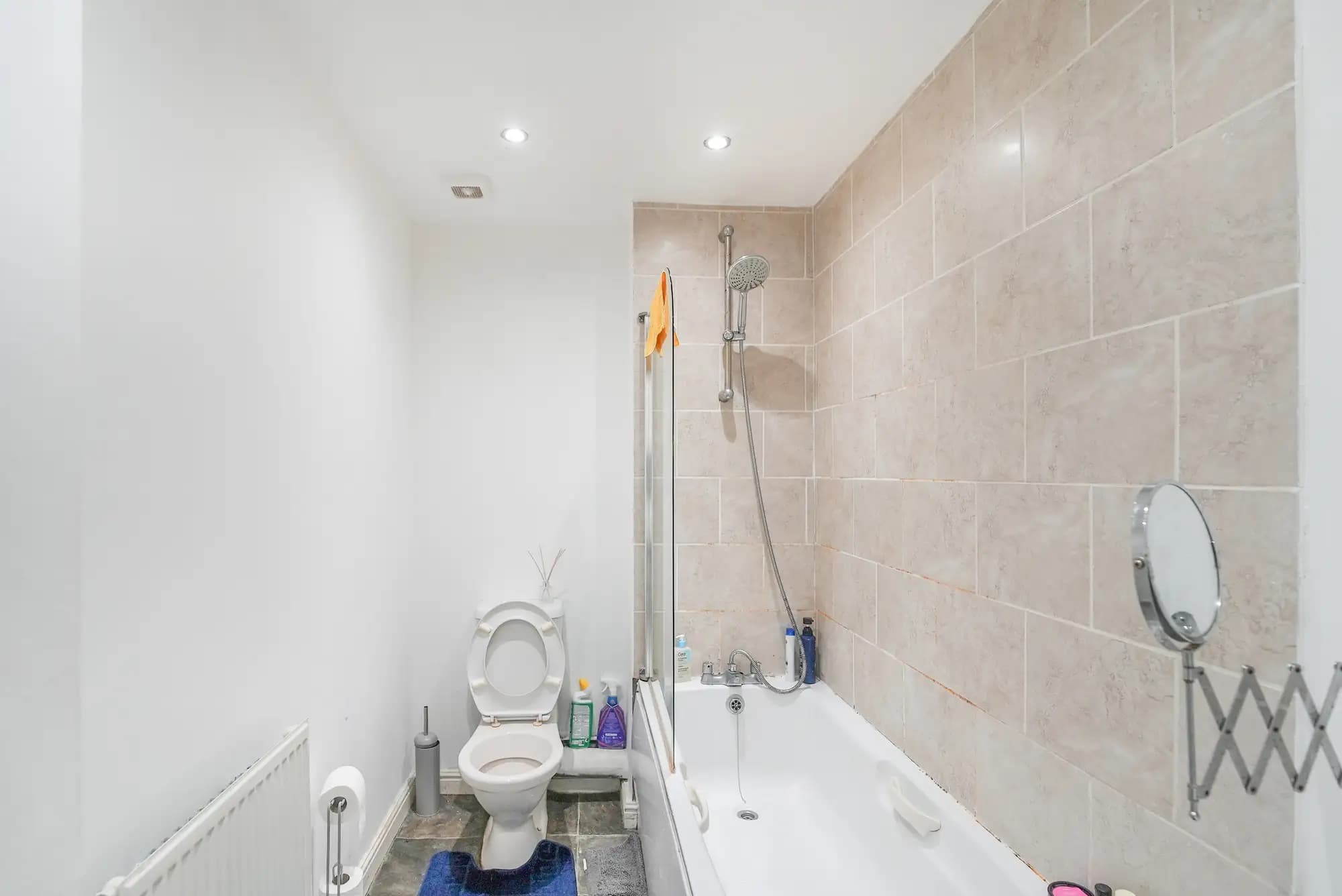 property photo 8 of 20