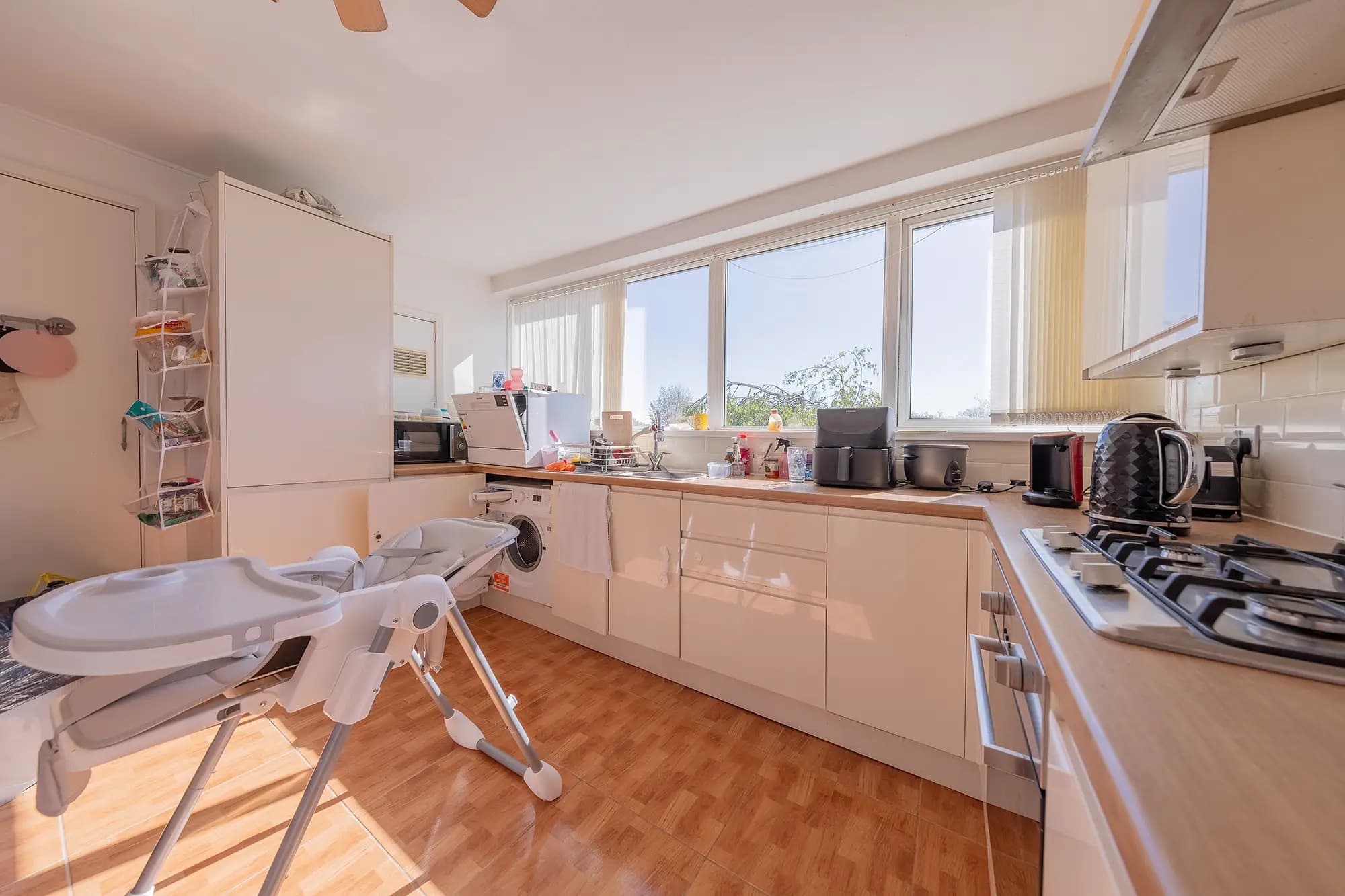 property photo 6 of 16