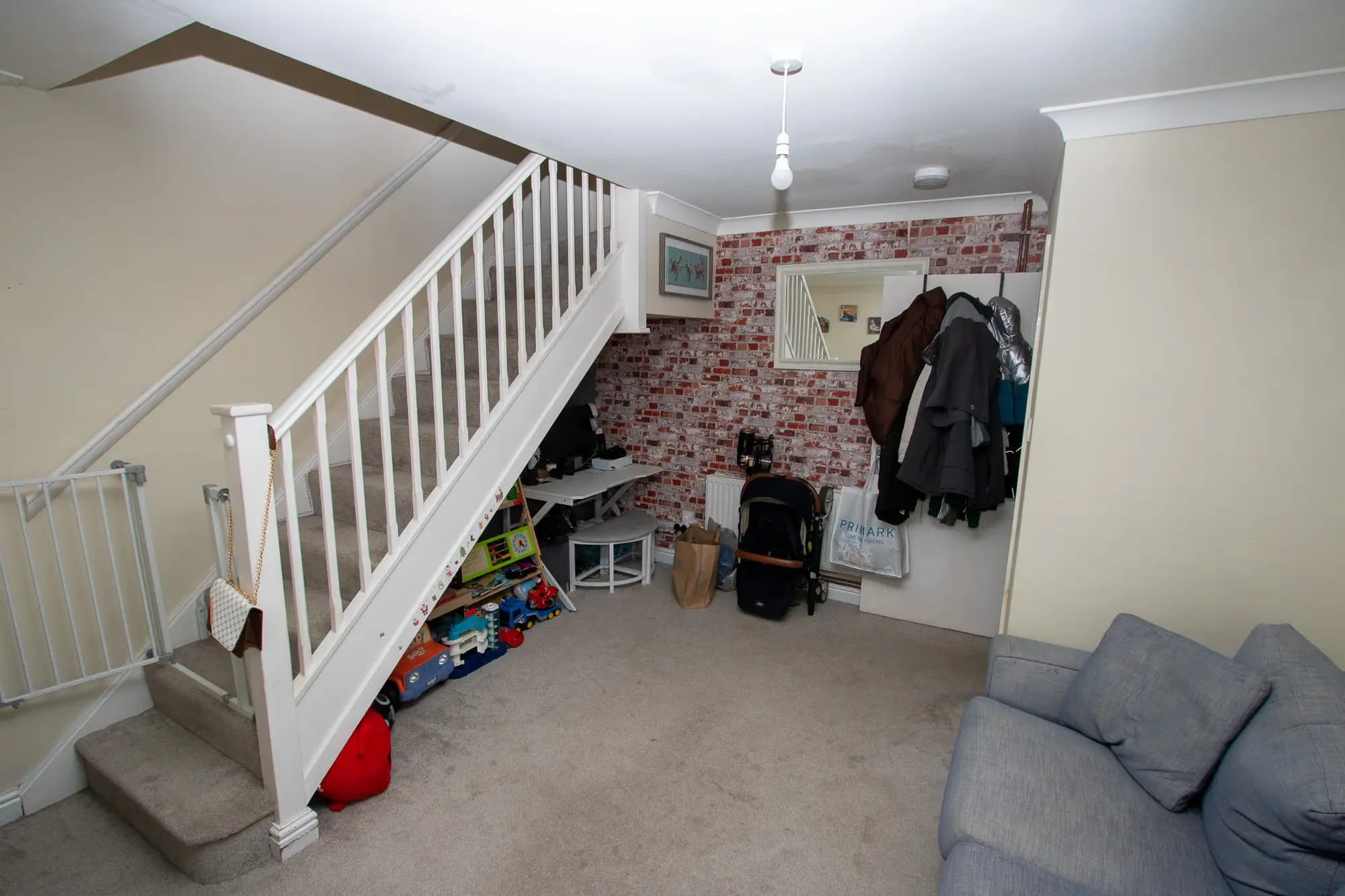 property photo 4 of 15