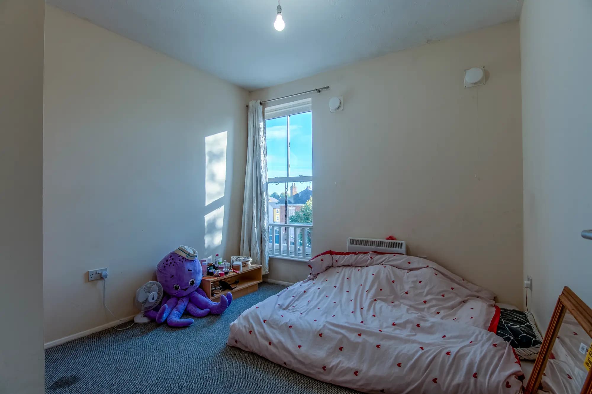 property photo 8 of 19