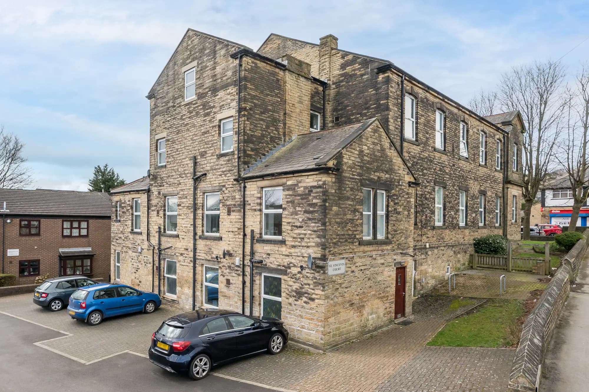 property photo 15 of 17