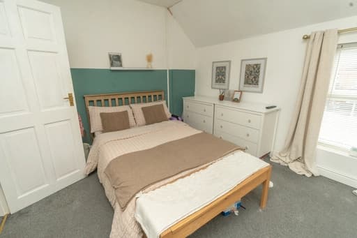 property photo 13 of 18