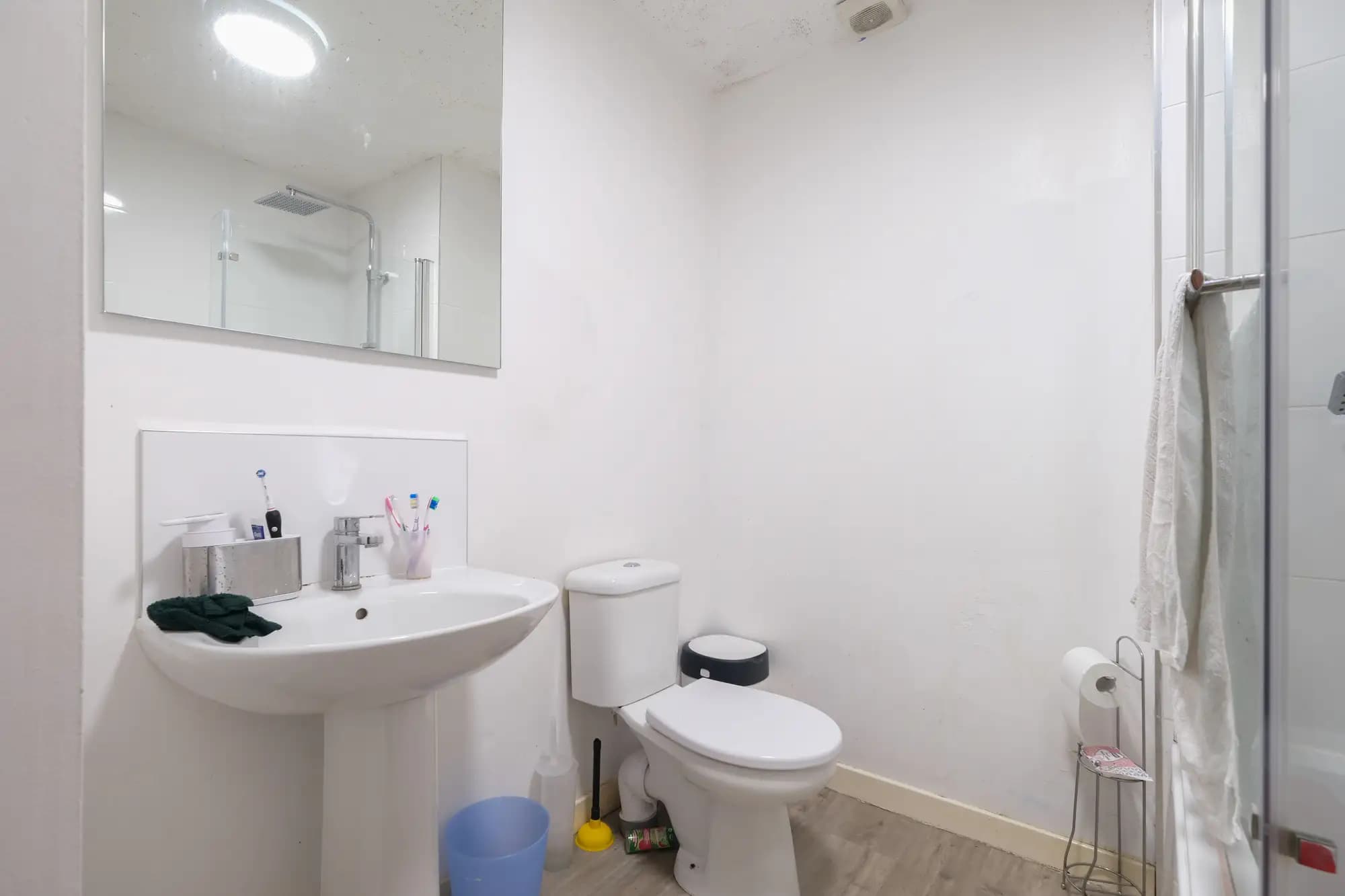property photo 9 of 21