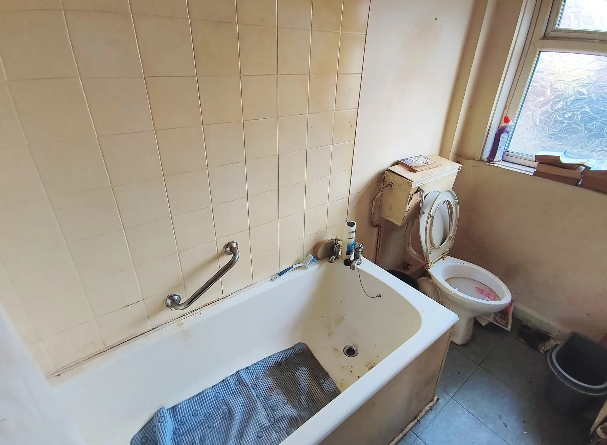 property photo 7 of 11