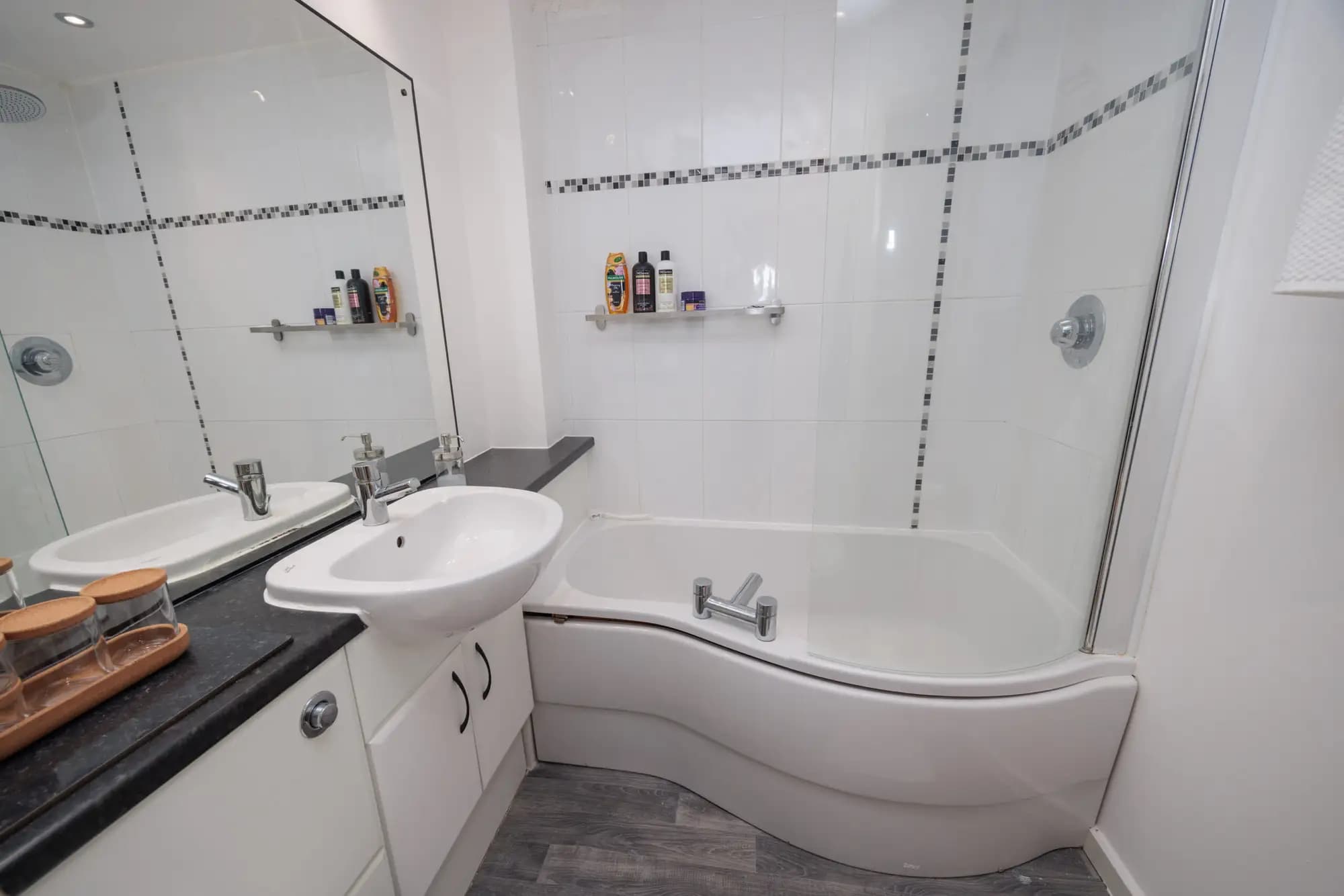 property photo 7 of 16