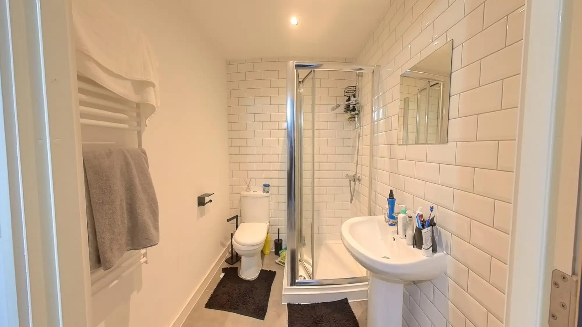 property photo 6 of 8