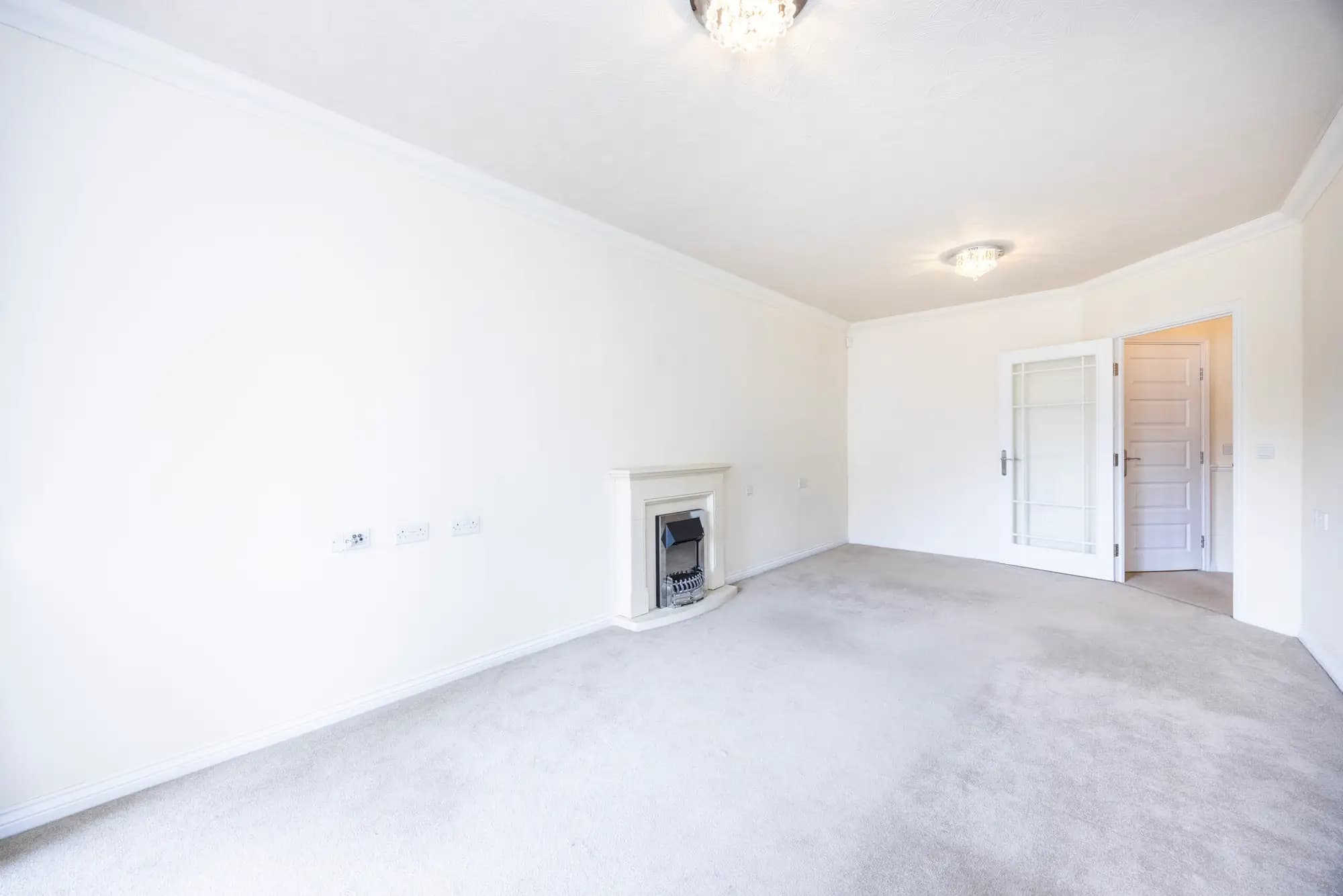 property photo 4 of 18