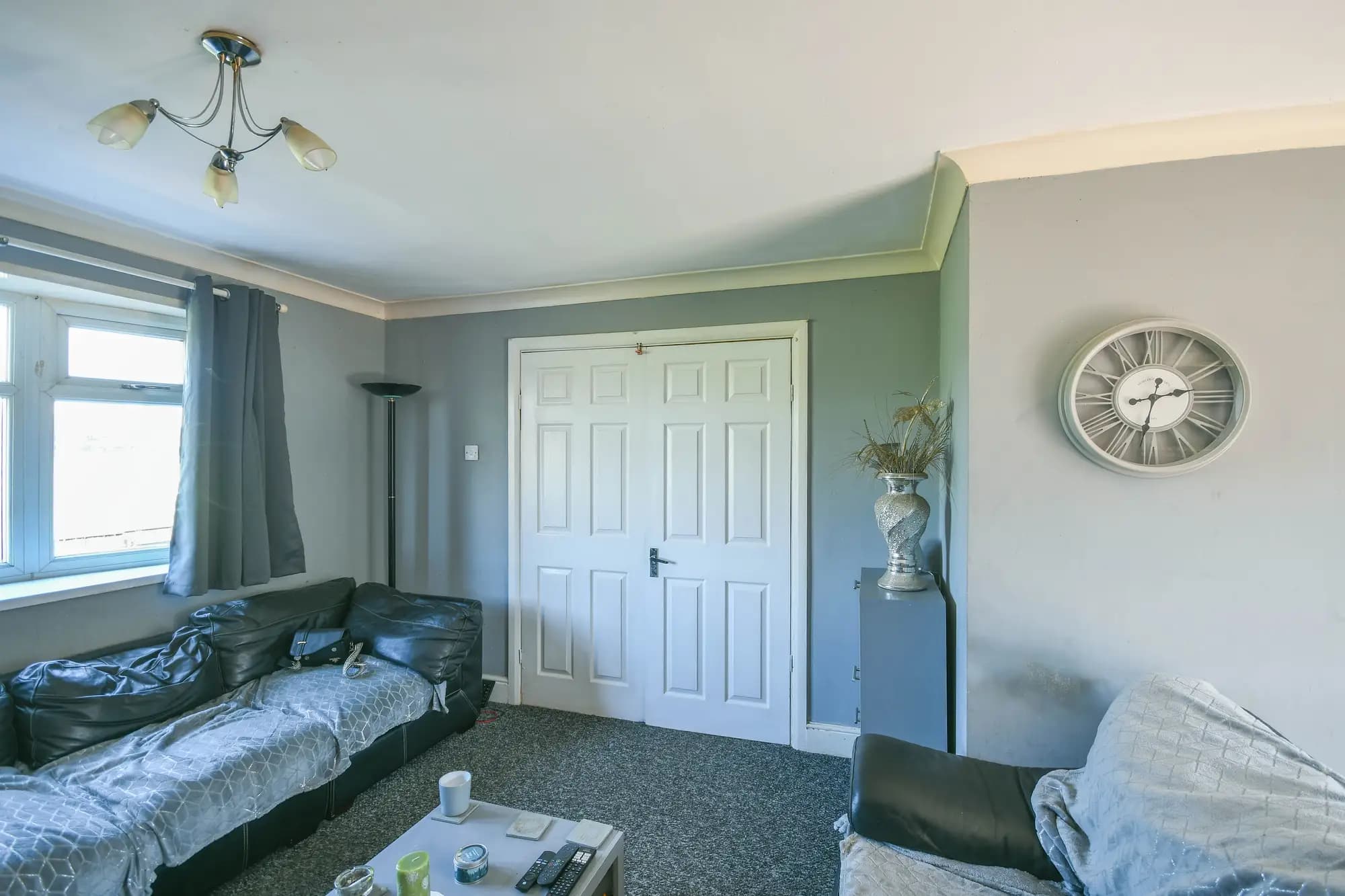 property photo 4 of 16