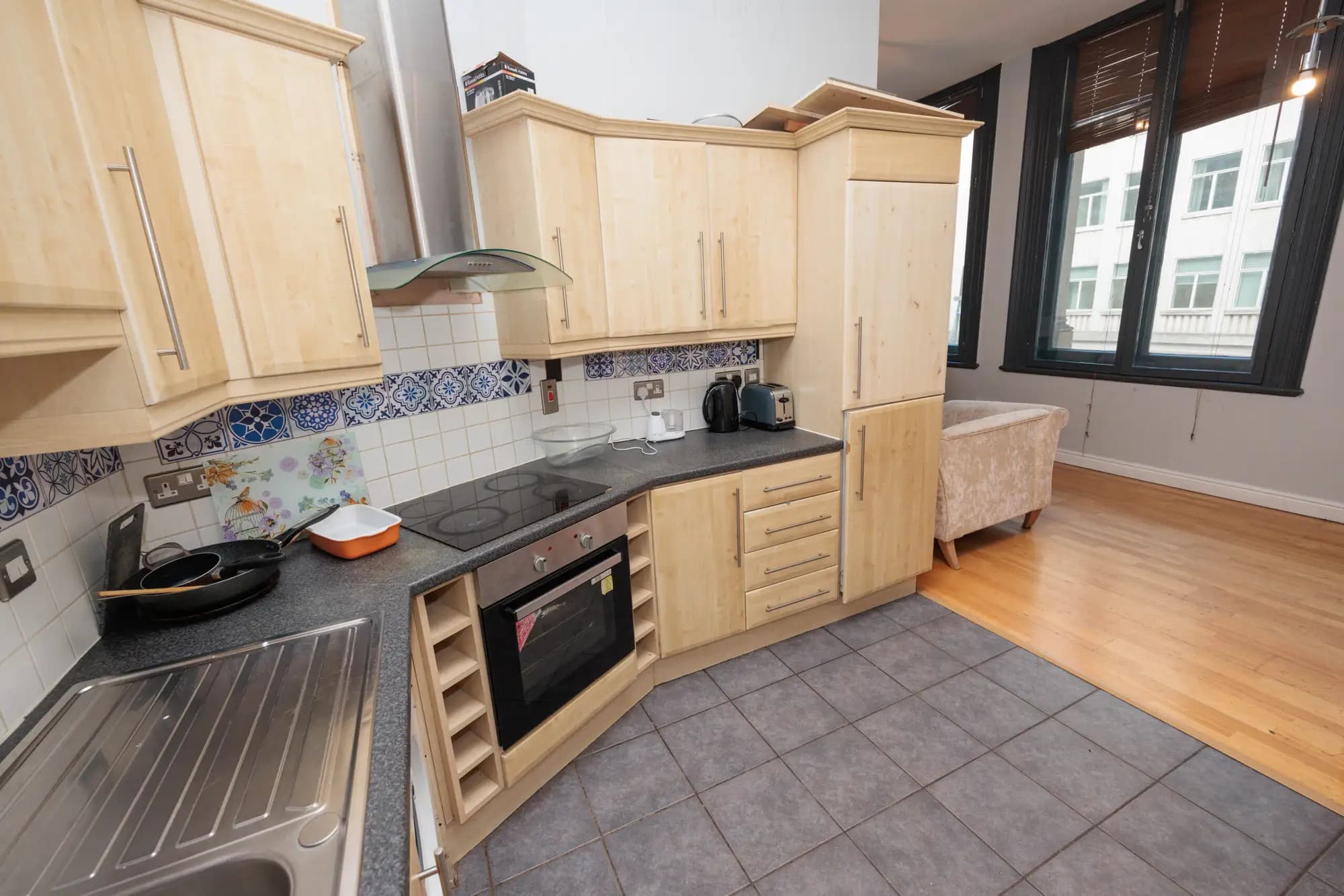 property photo 6 of 14