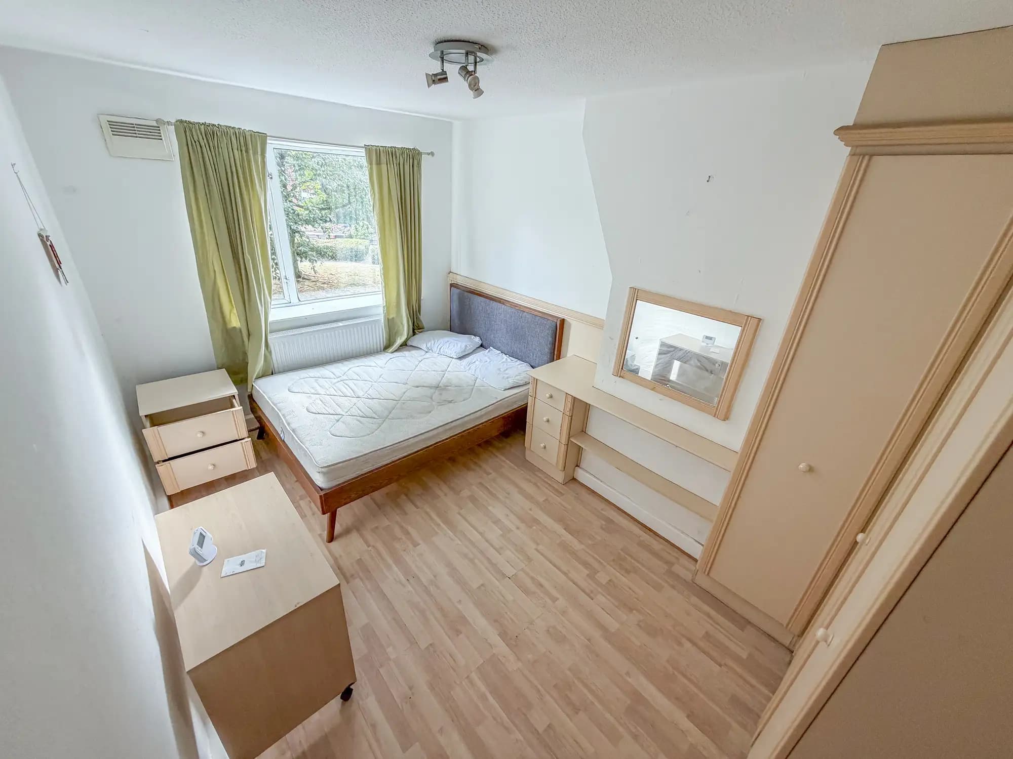 property photo 13 of 23