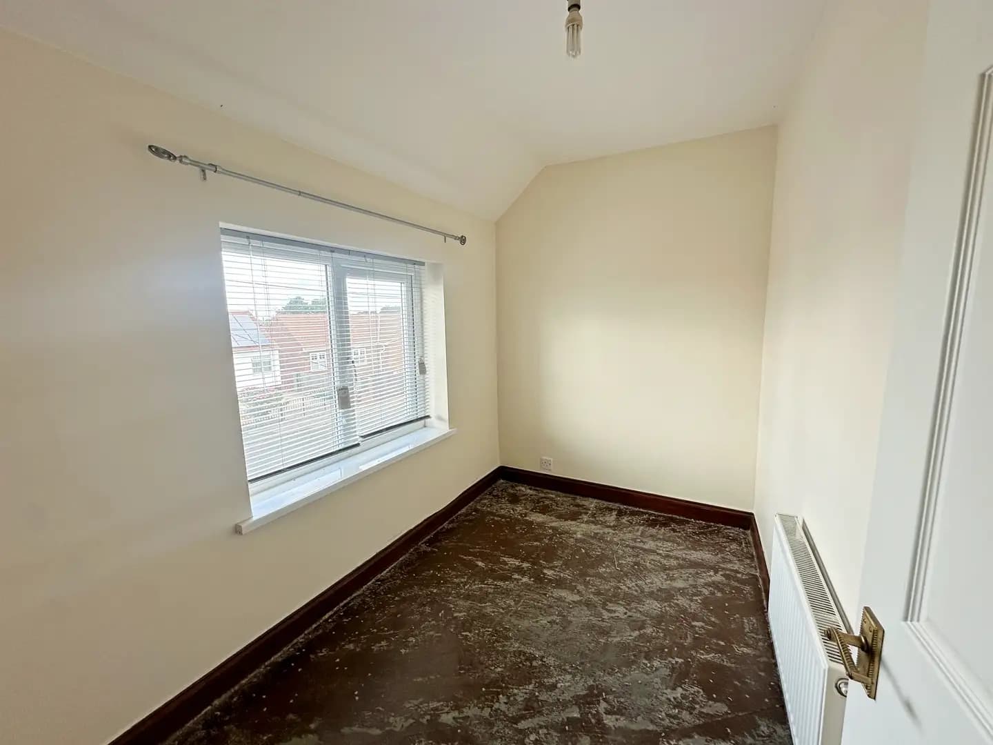 property photo 11 of 24